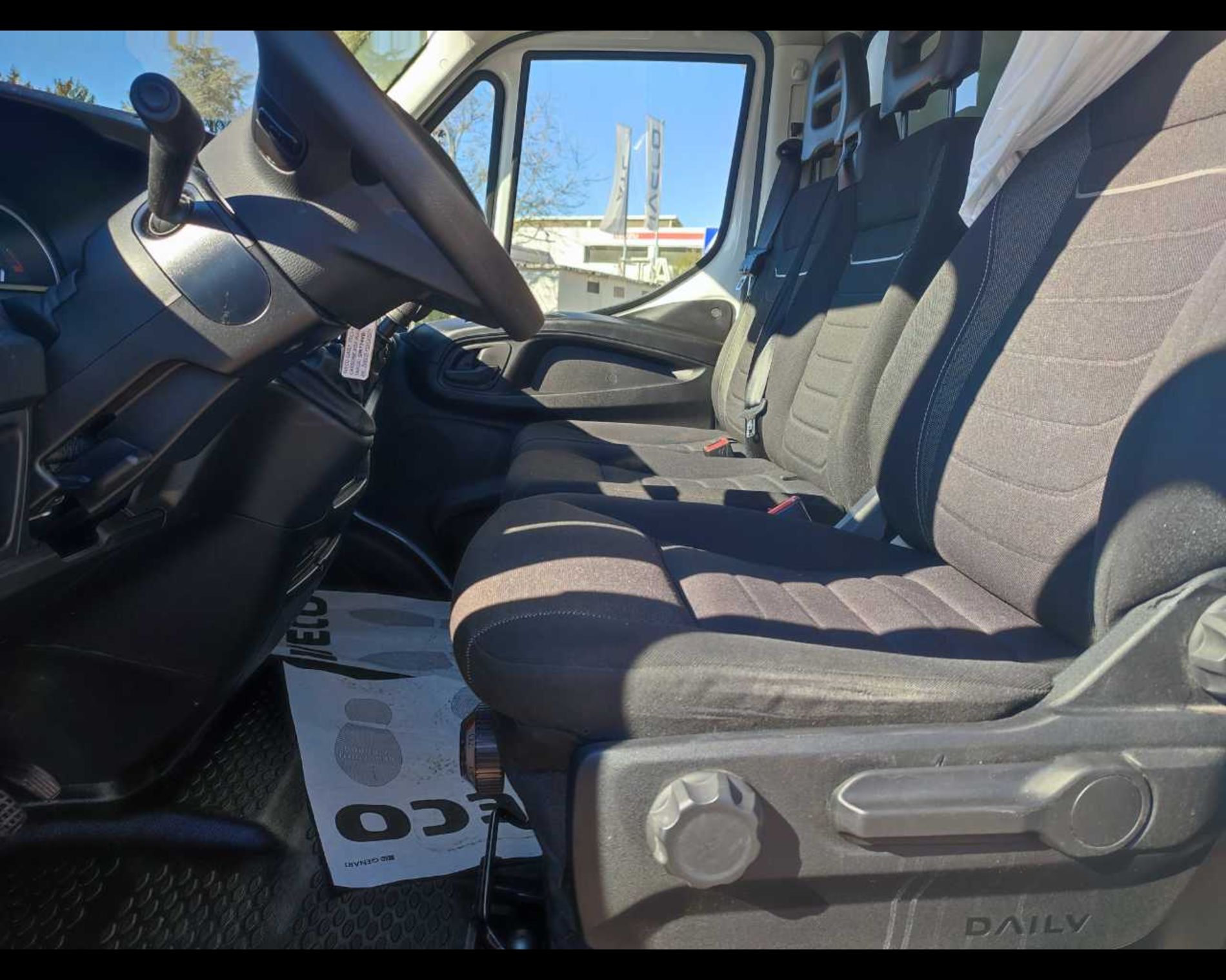 IVECO Daily 35 S14H con BOX - Lombardia Truck