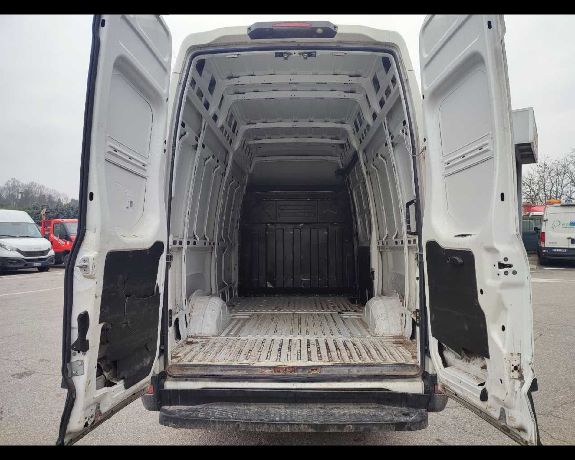 IVECO Daily 35 S15/2.3 SV H3  - Lombardia Truck