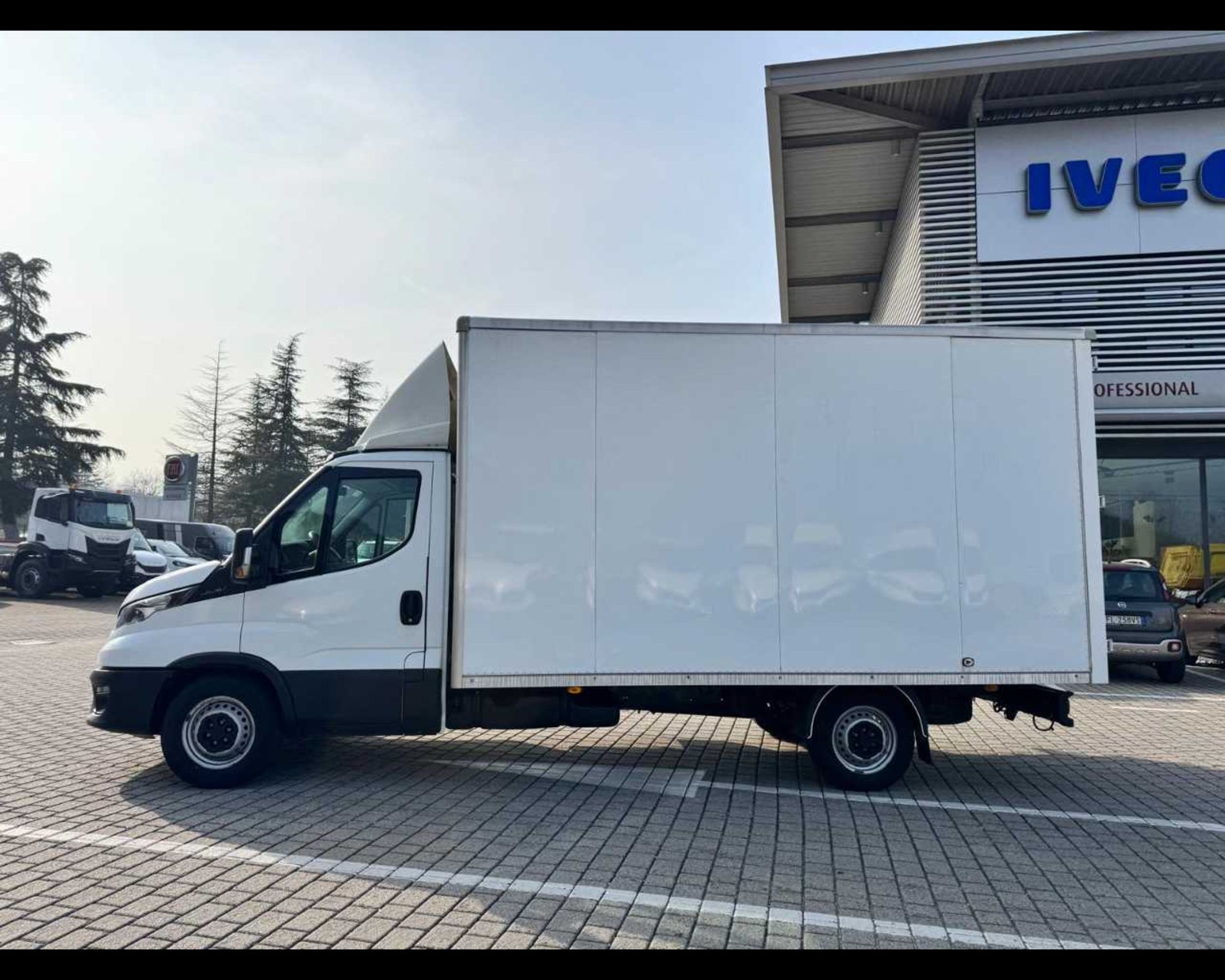 IVECO Daily 35 S16H 4100 BOX - Lombardia Truck
