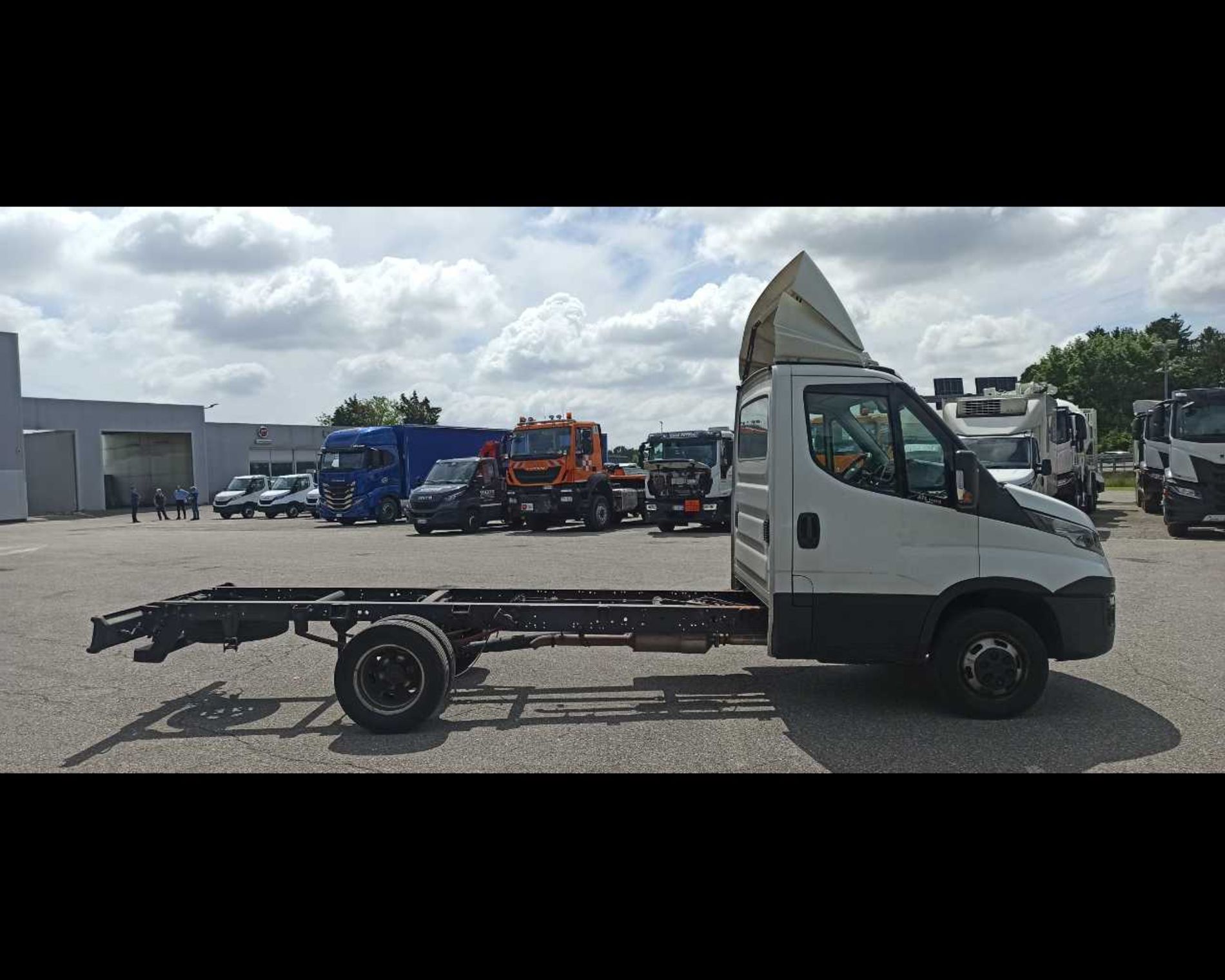 IVECO Daily 35 C16H 2.3 A8 3750 HD A TELAIO - Lombardia Truck