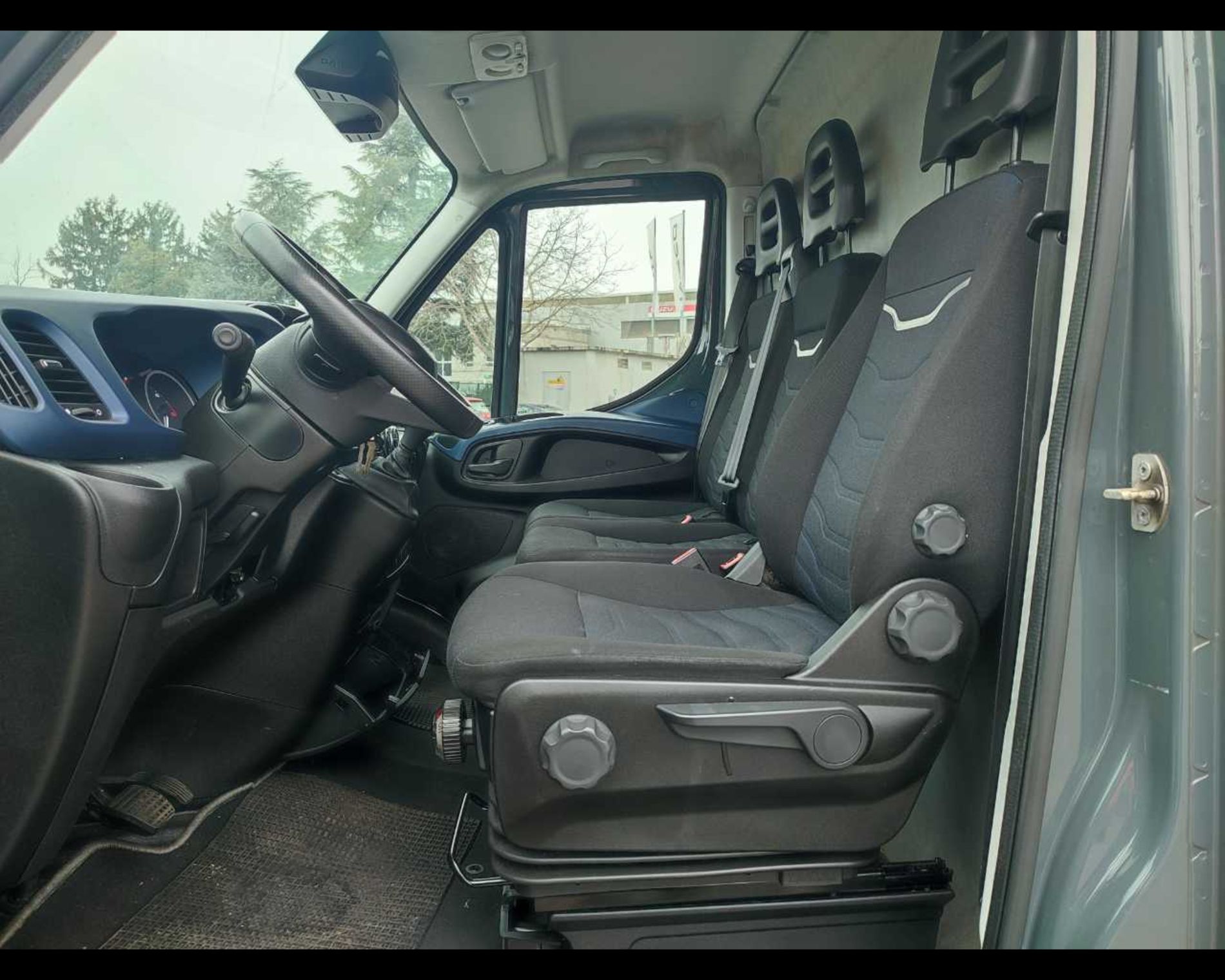 IVECO Daily 35 S16 2.3 A8 V LH3  - Lombardia Truck