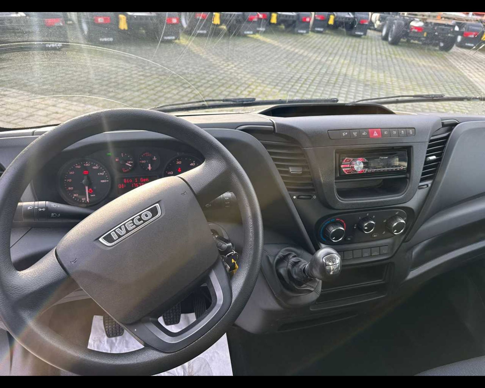 IVECO 35C12 - CASSONE - Lombardia Truck