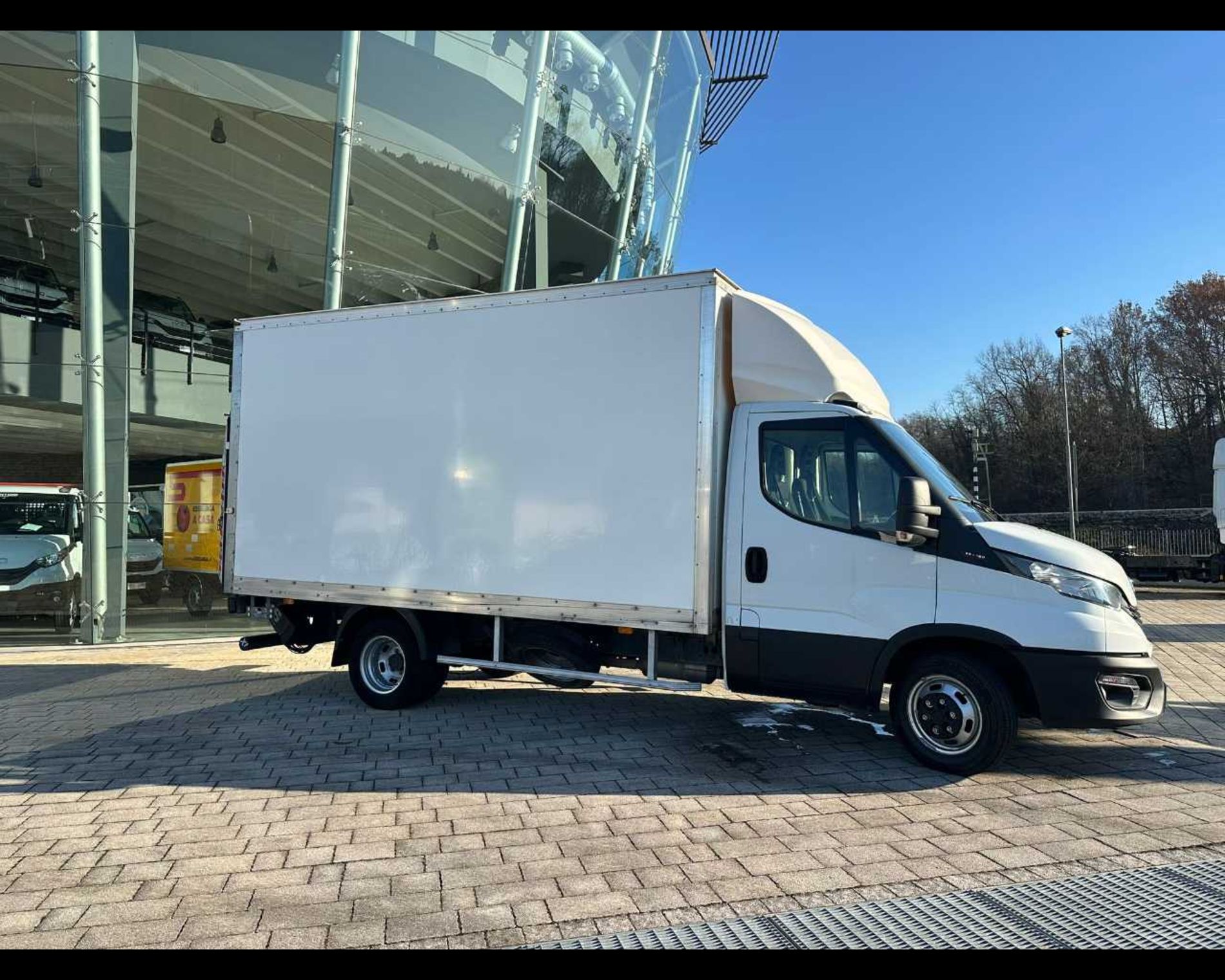 IVECO 35C16 H - FURGONE CON SPONDA CARICATRICE POSTERIORE - Lombardia Truck