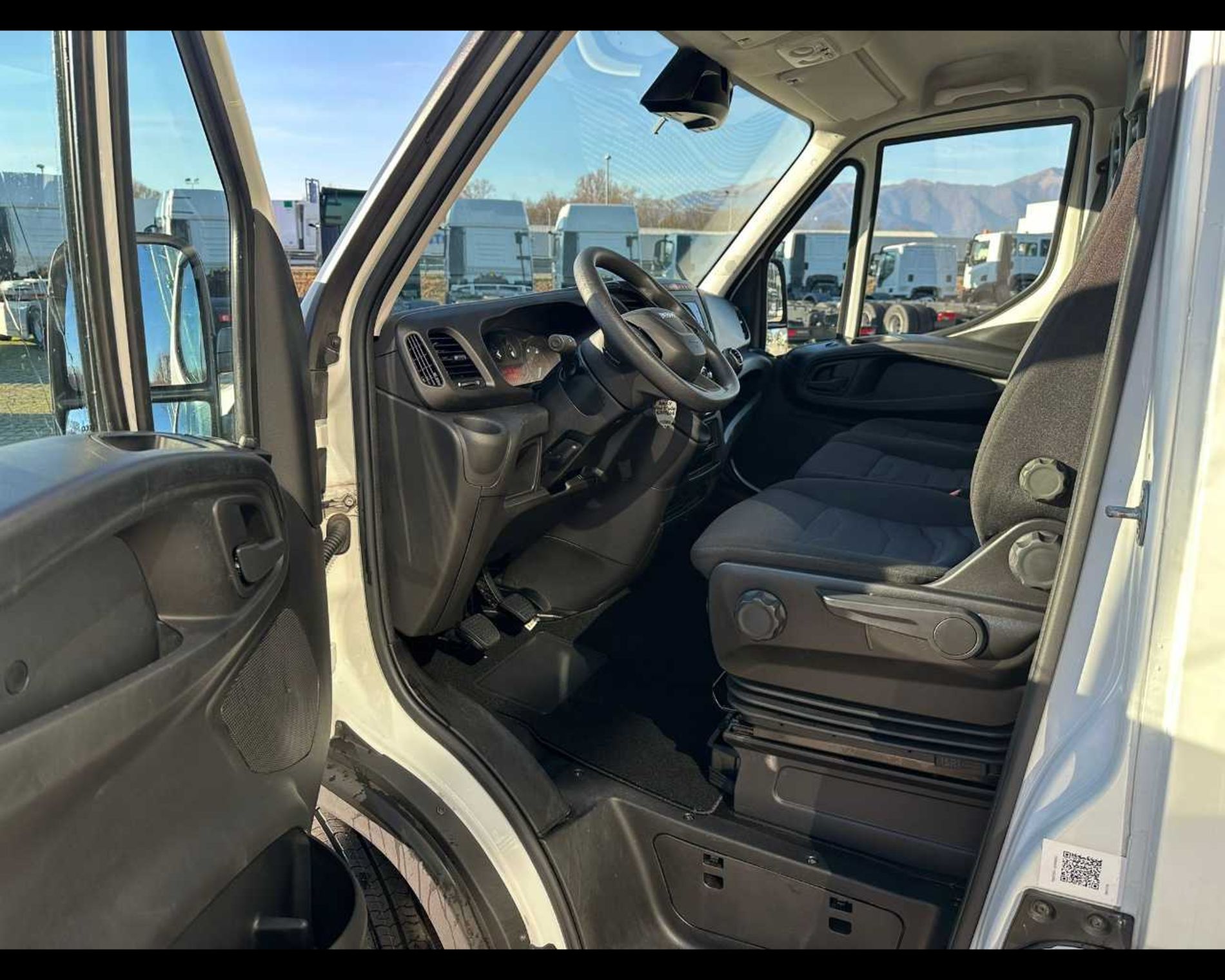 IVECO 35C16 H - FURGONE CON SPONDA CARICATRICE POSTERIORE - Lombardia Truck