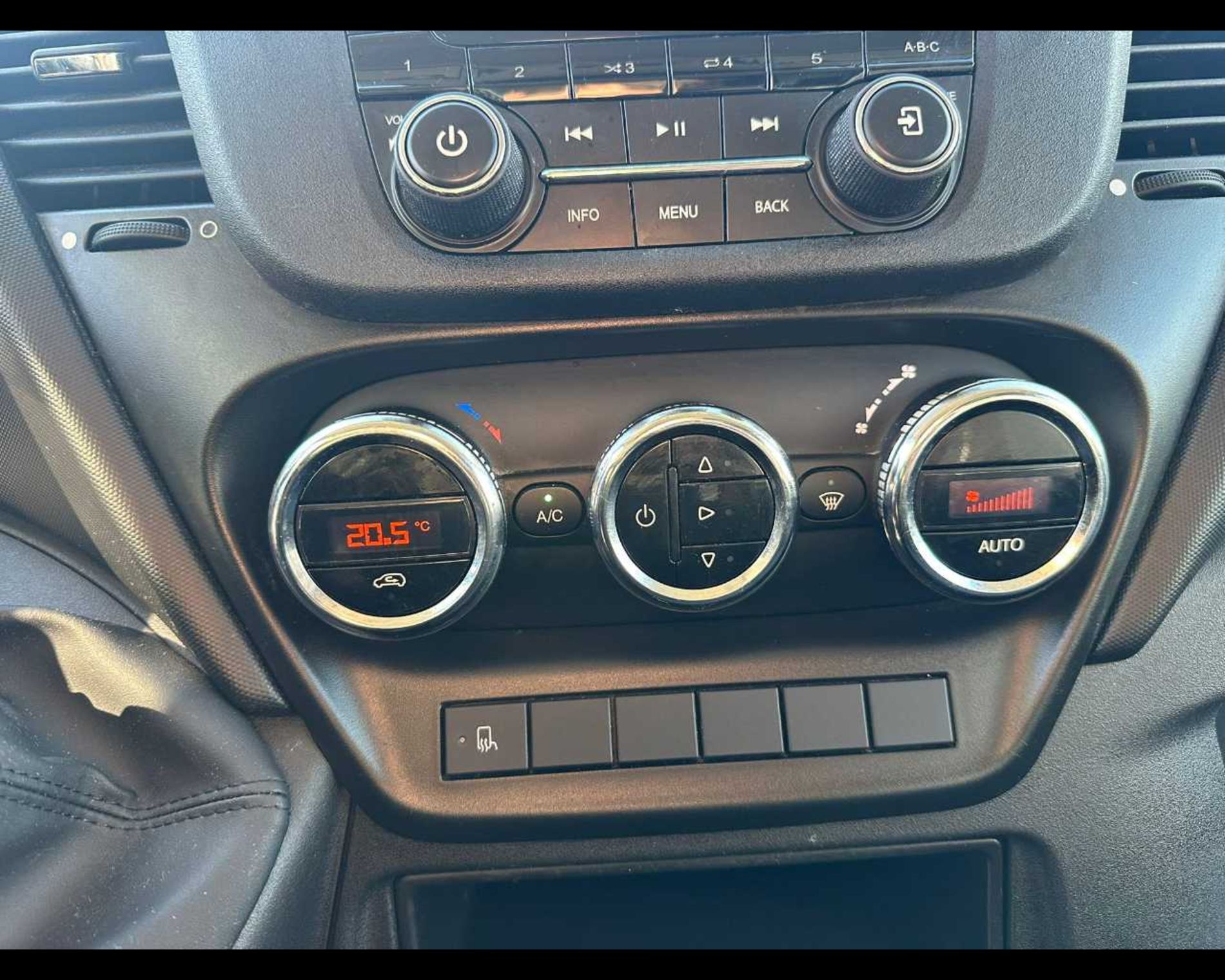 IVECO 35C16 H - FURGONE CON SPONDA CARICATRICE POSTERIORE - Lombardia Truck