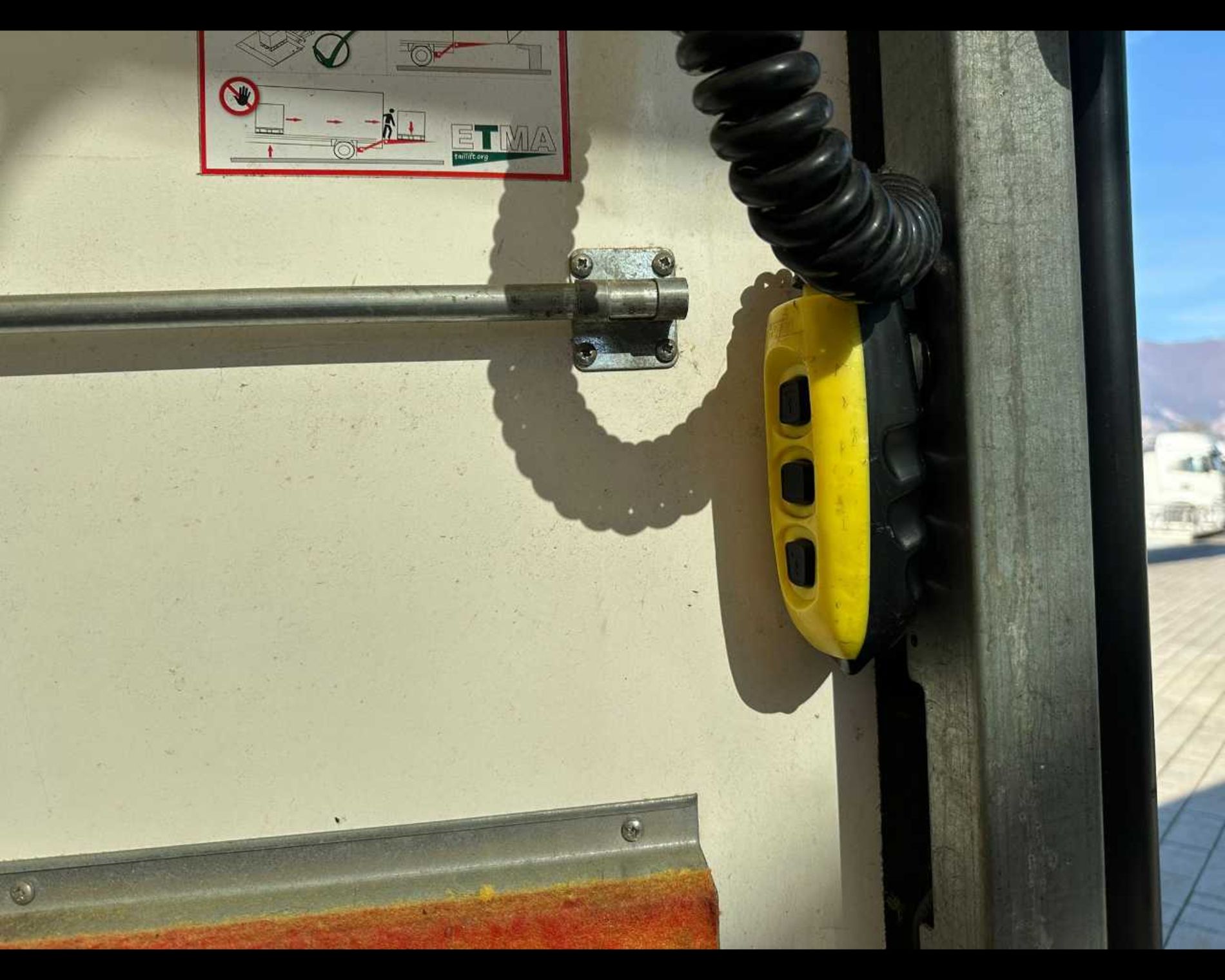 IVECO 35C16 H - FURGONE CON SPONDA CARICATRICE POSTERIORE - Lombardia Truck