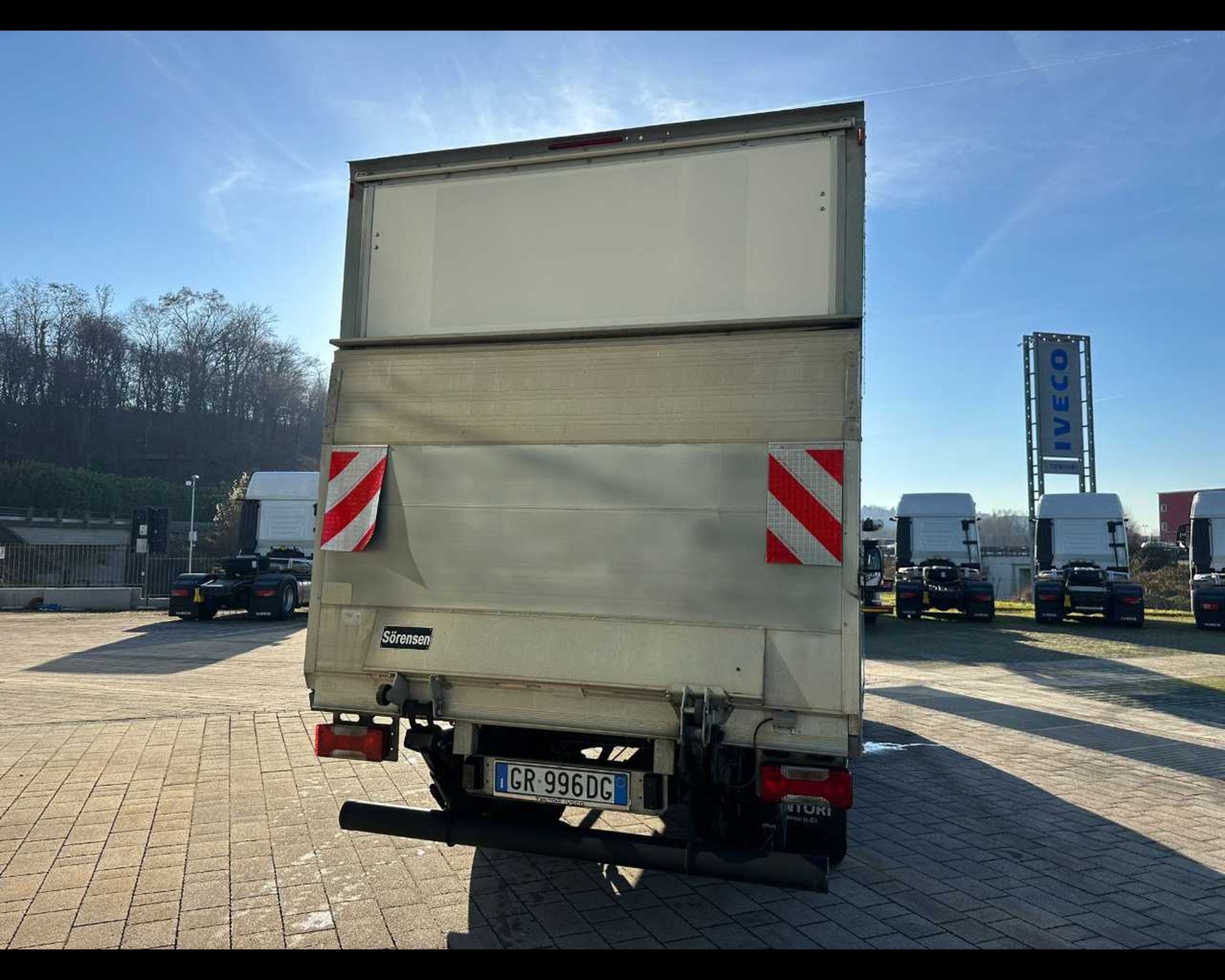 IVECO 35C16 H - FURGONE CON SPONDA CARICATRICE POSTERIORE - Lombardia Truck