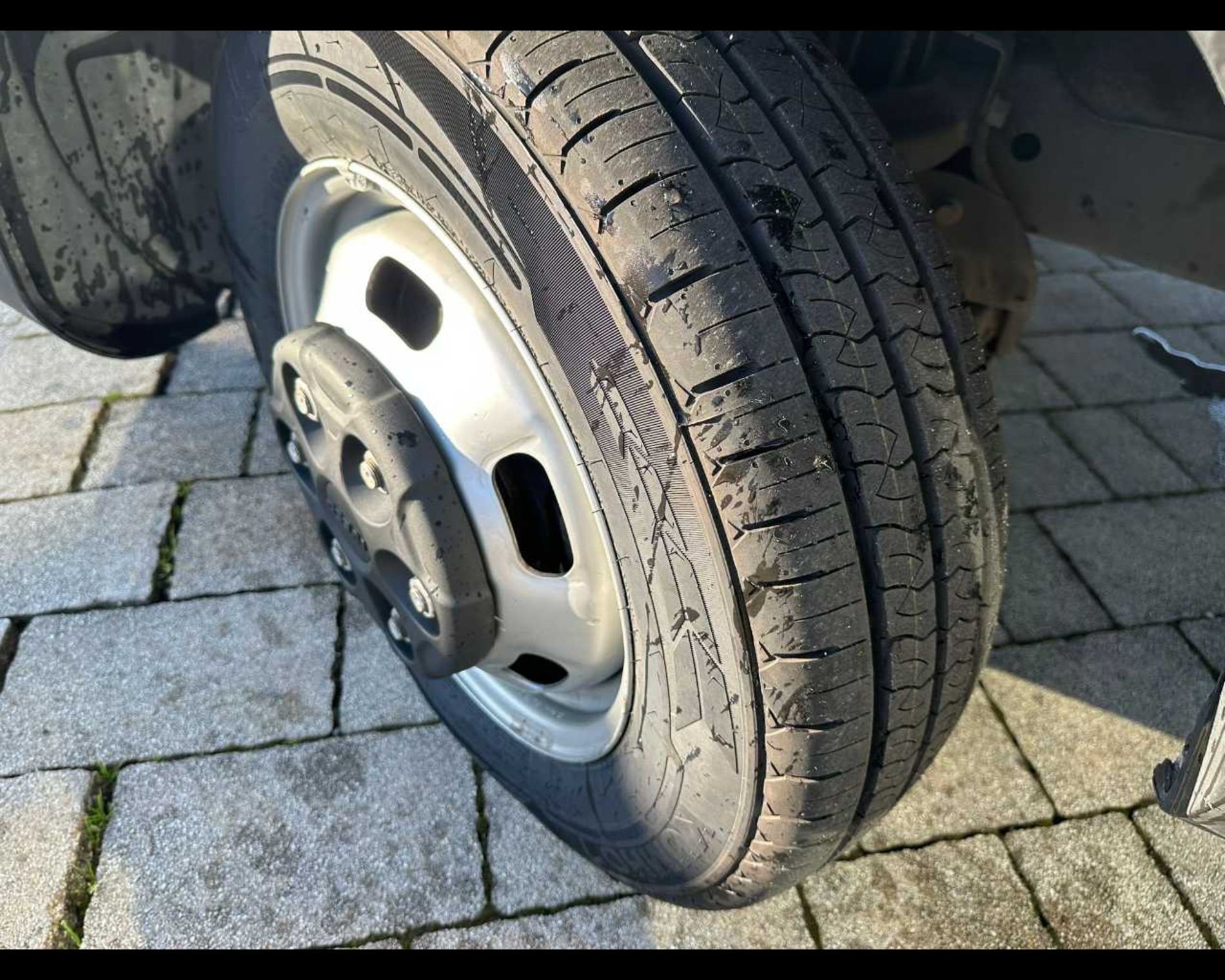 IVECO 35C16 H - FURGONE CON SPONDA CARICATRICE POSTERIORE - Lombardia Truck