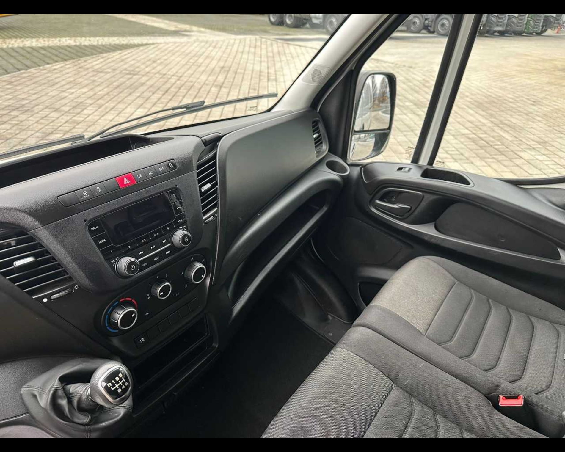 IVECO DAILY 35S12V - FURGONE DI SERIE - Lombardia Truck