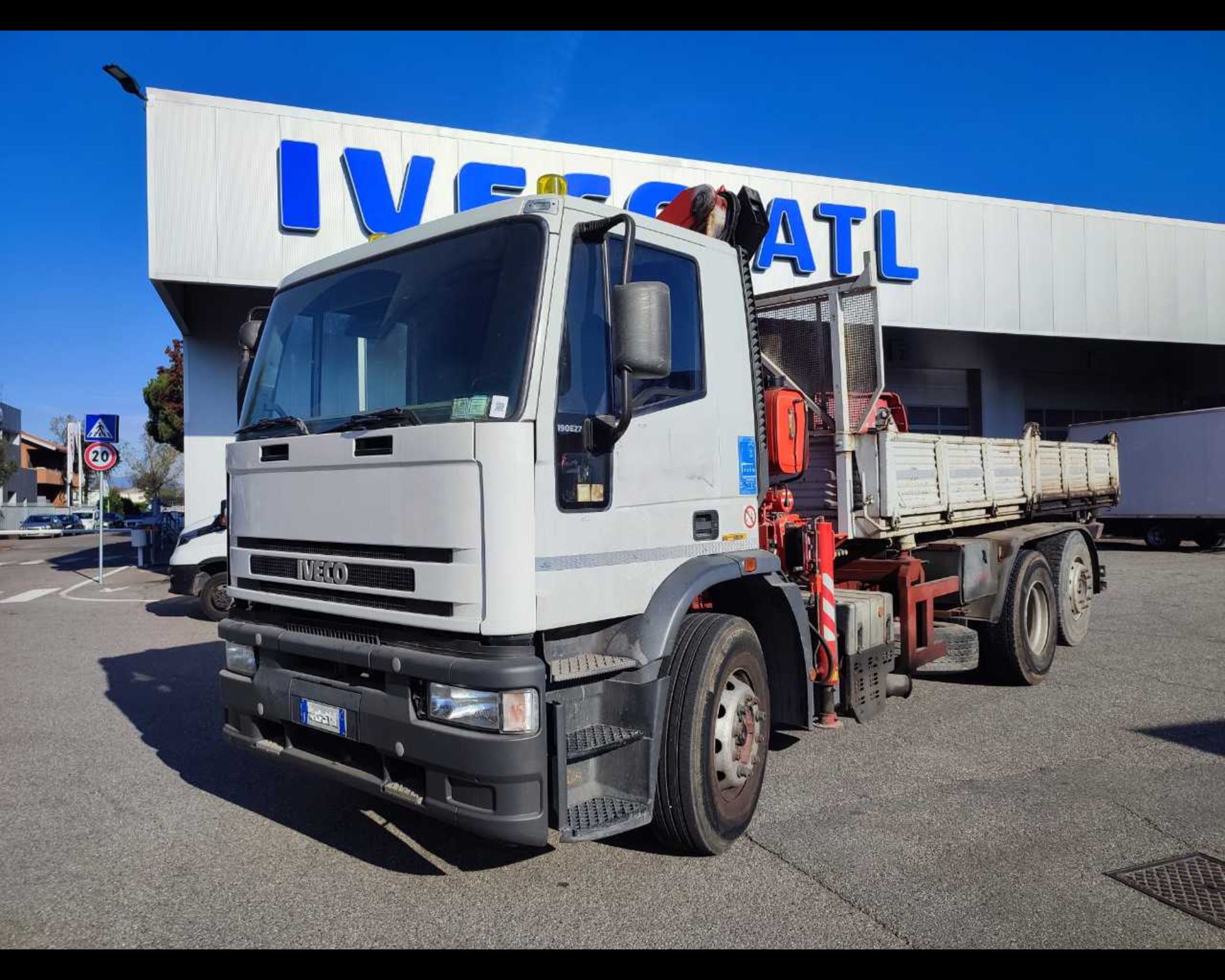 IVECO 190E27 RIB + GRU - Lombardia Truck