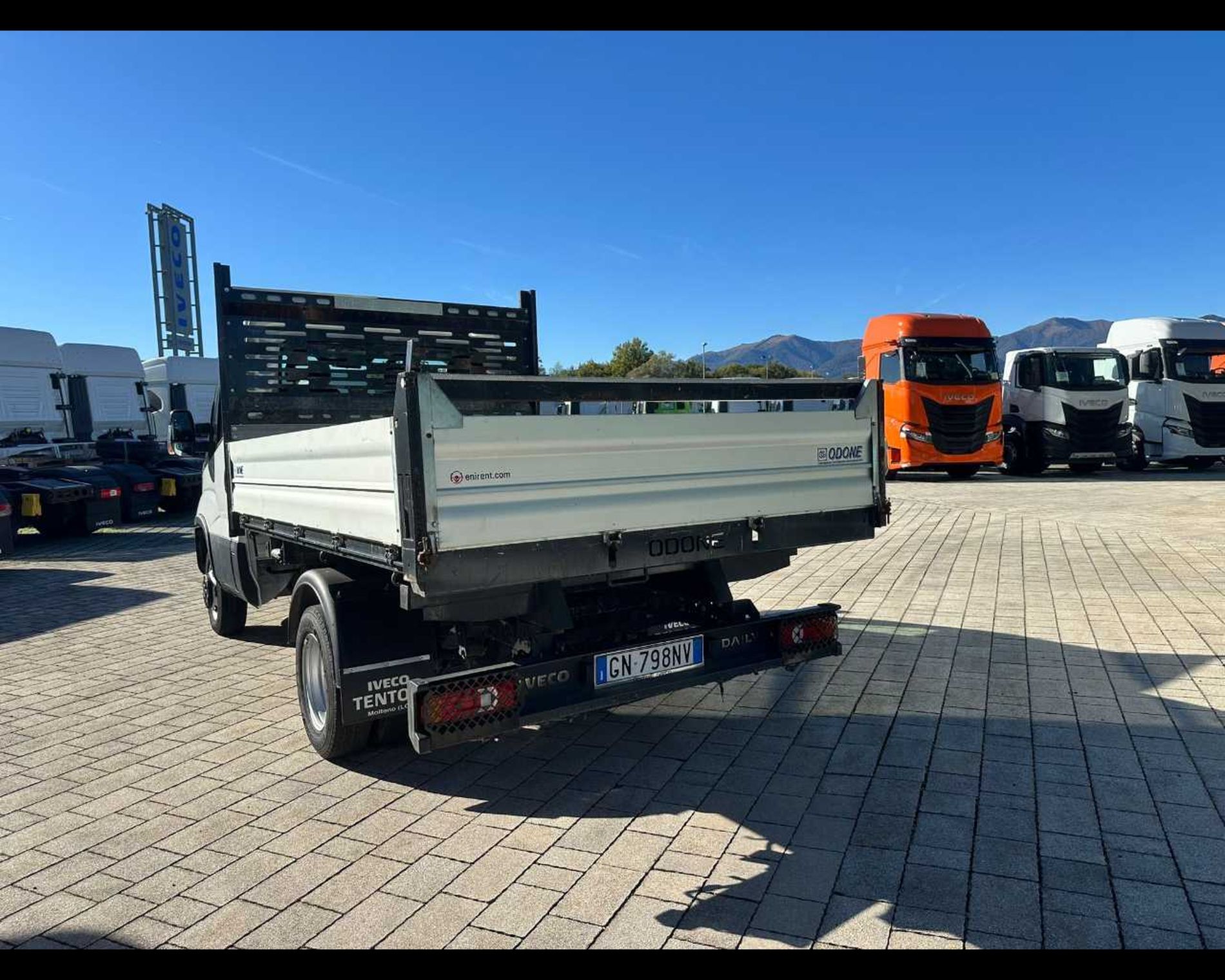 IVECO 35C14 H - CASSONE RIBALTABILE TRILATERALE - Lombardia Truck