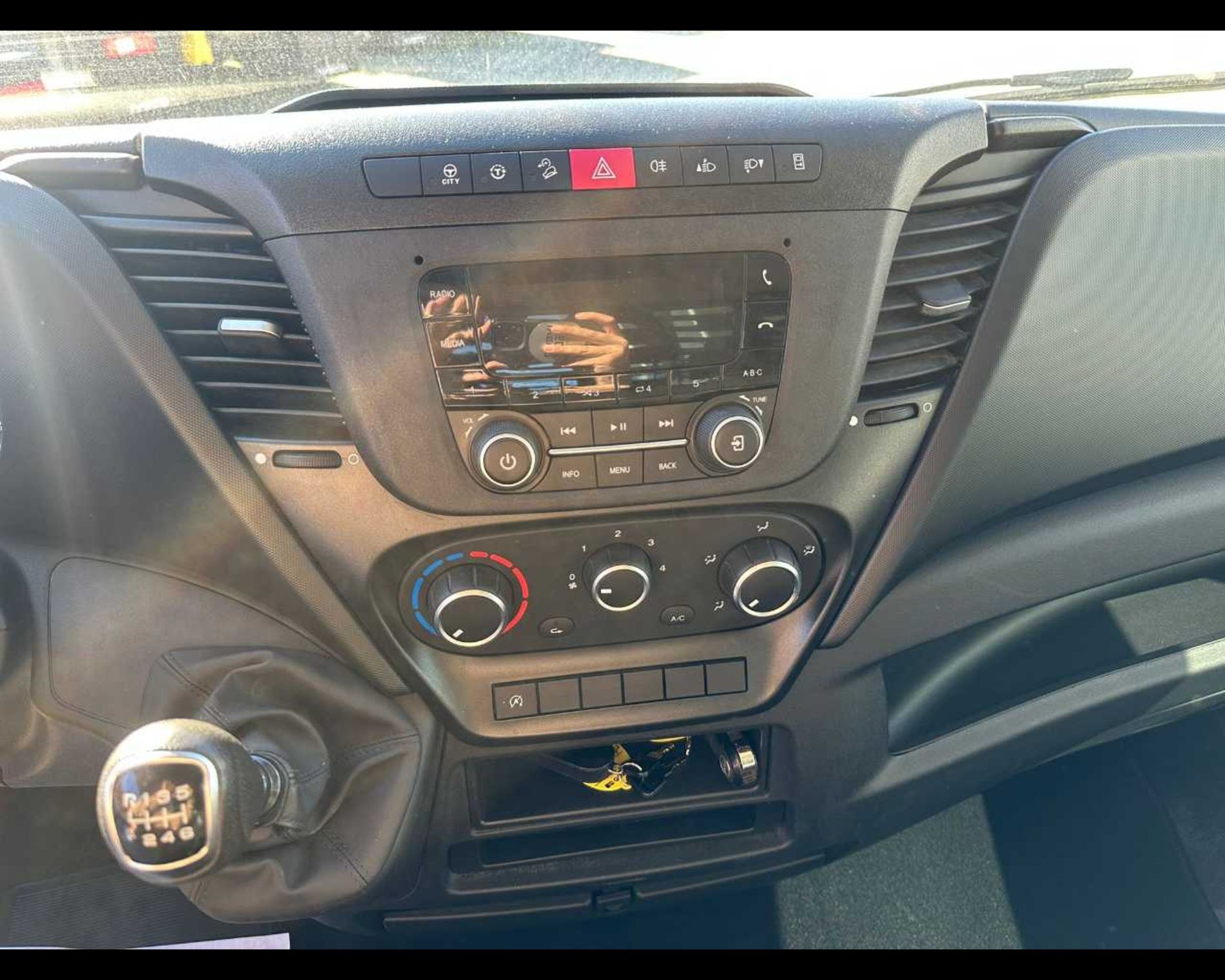 IVECO 35C14 H - CASSONE RIBALTABILE TRILATERALE - Lombardia Truck