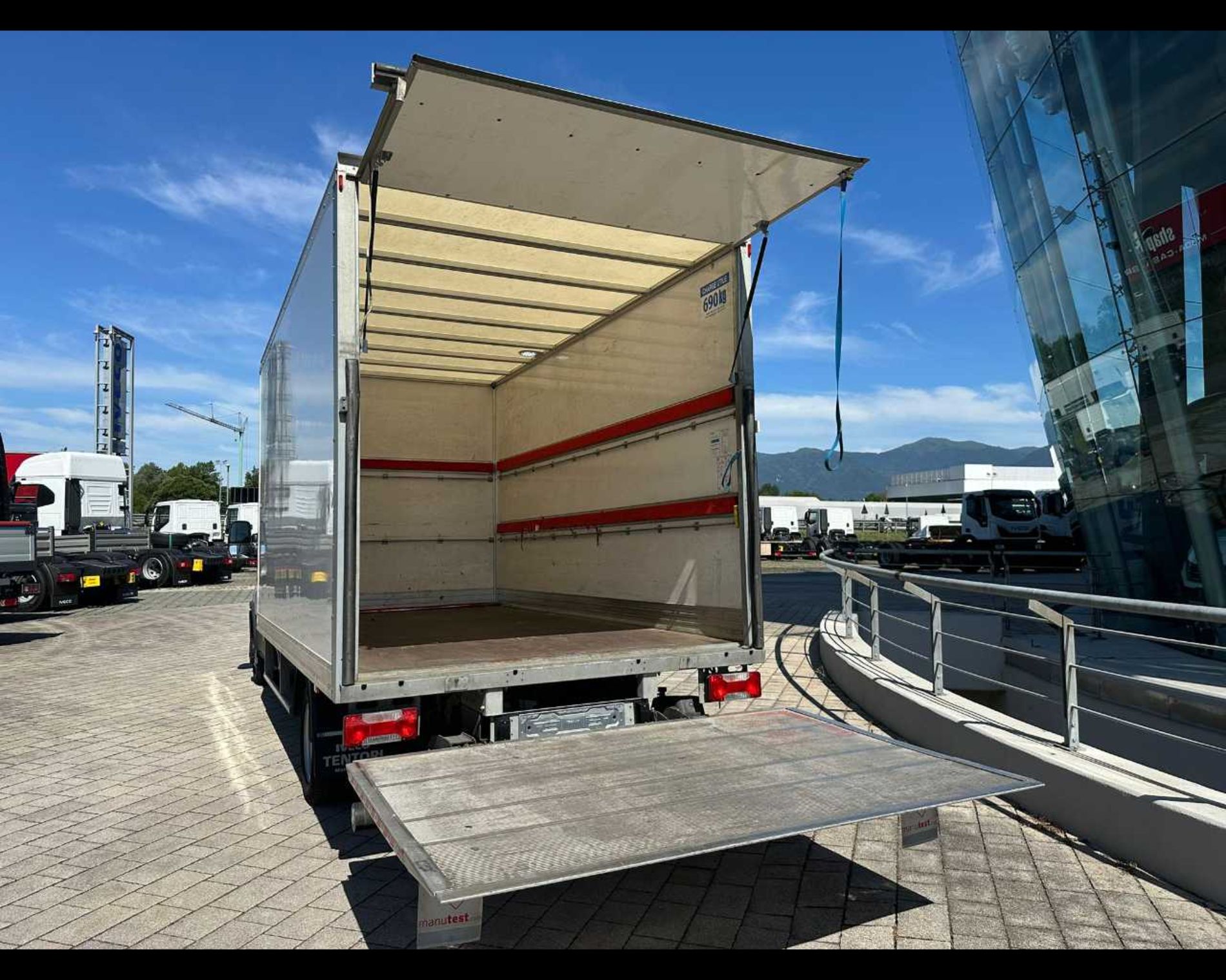 IVECO 35C16 H - FURGONE CON SPONDA CARICATRICE POSTERIORE - Lombardia Truck