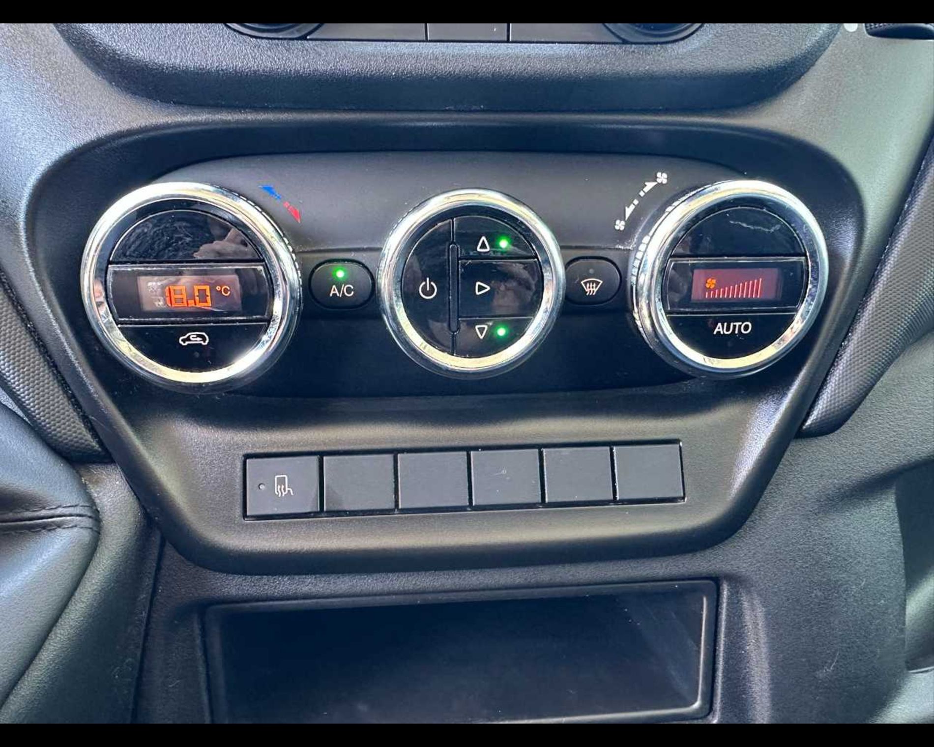 IVECO 35C16 H - FURGONE CON SPONDA CARICATRICE POSTERIORE - Lombardia Truck