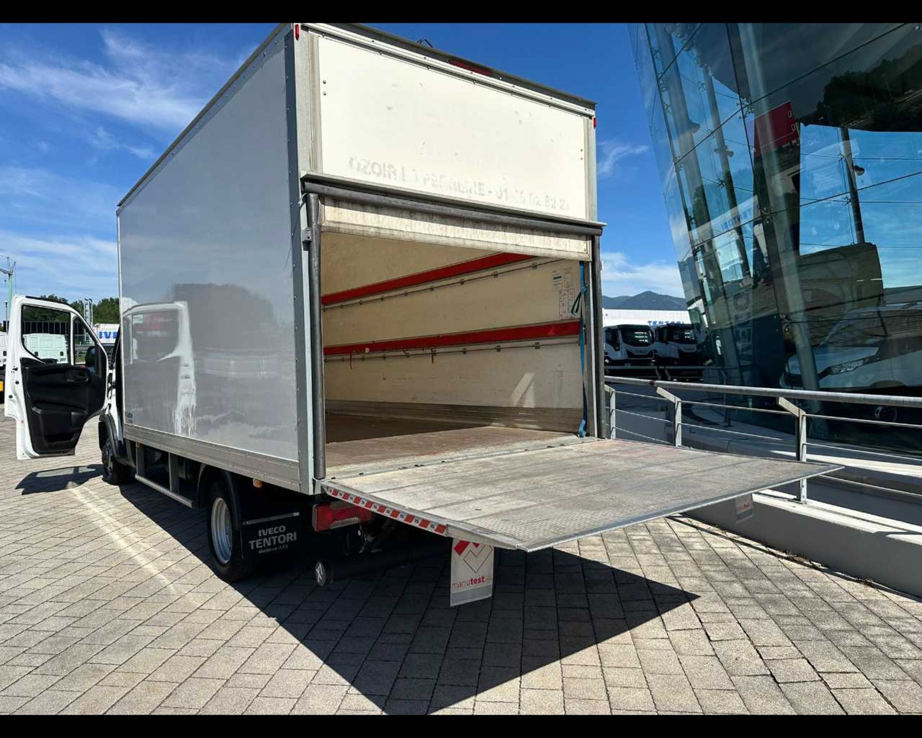 IVECO 35C16 H - FURGONE CON SPONDA CARICATRICE POSTERIORE - Lombardia Truck