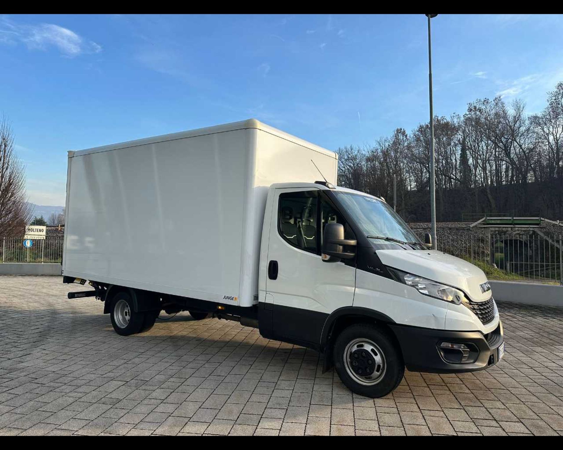 IVECO 35C16 H - FURGONE CON SPONDA CARICATRICE POSTERIORE - Lombardia Truck