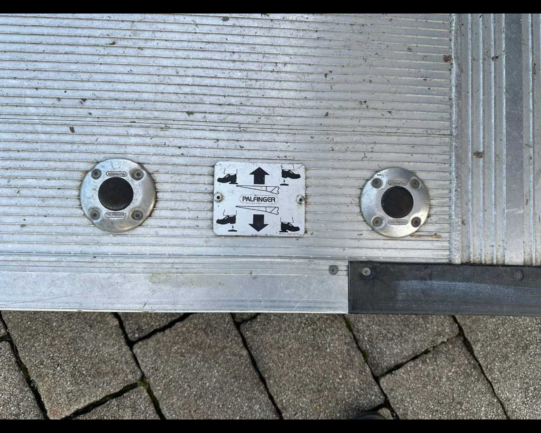 IVECO 35C16 H - FURGONE CON SPONDA CARICATRICE POSTERIORE - Lombardia Truck