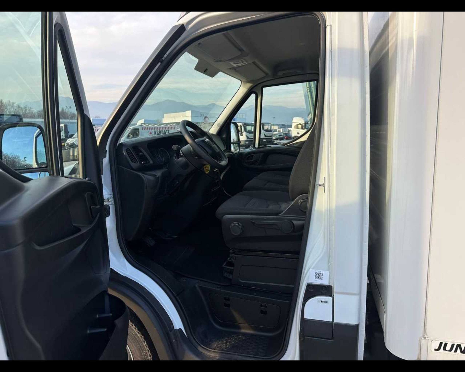 IVECO 35C16 H - FURGONE CON SPONDA CARICATRICE POSTERIORE - Lombardia Truck