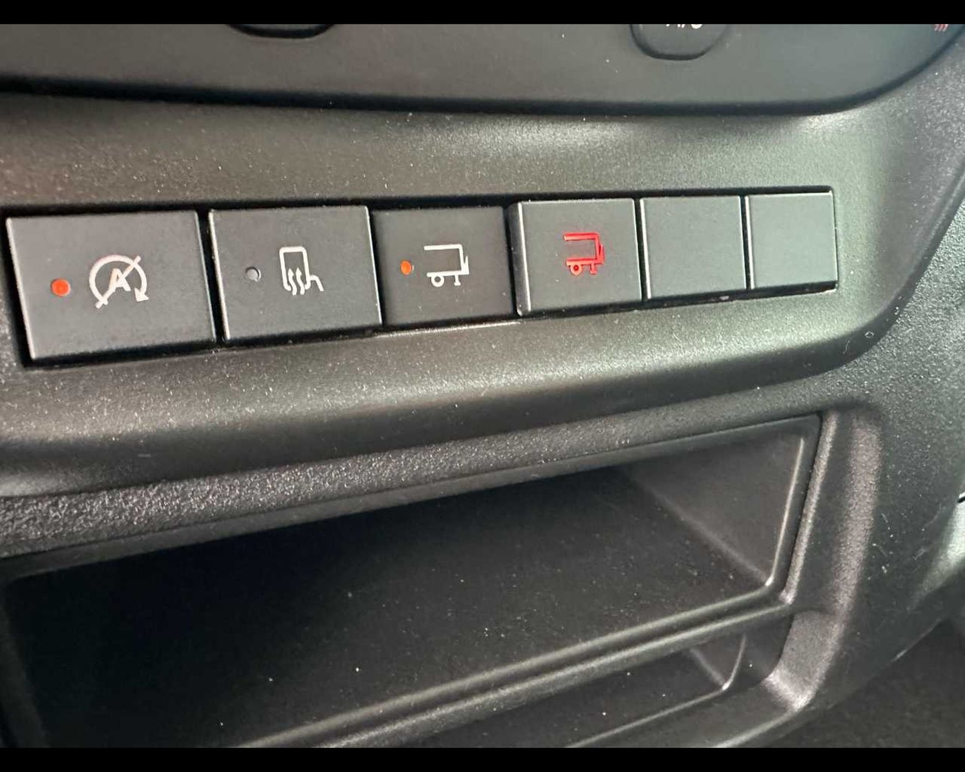 IVECO 35C16 H - FURGONE IN LEGA CON SPONDA CARICATRICE POSTERIORE - Lombardia Truck