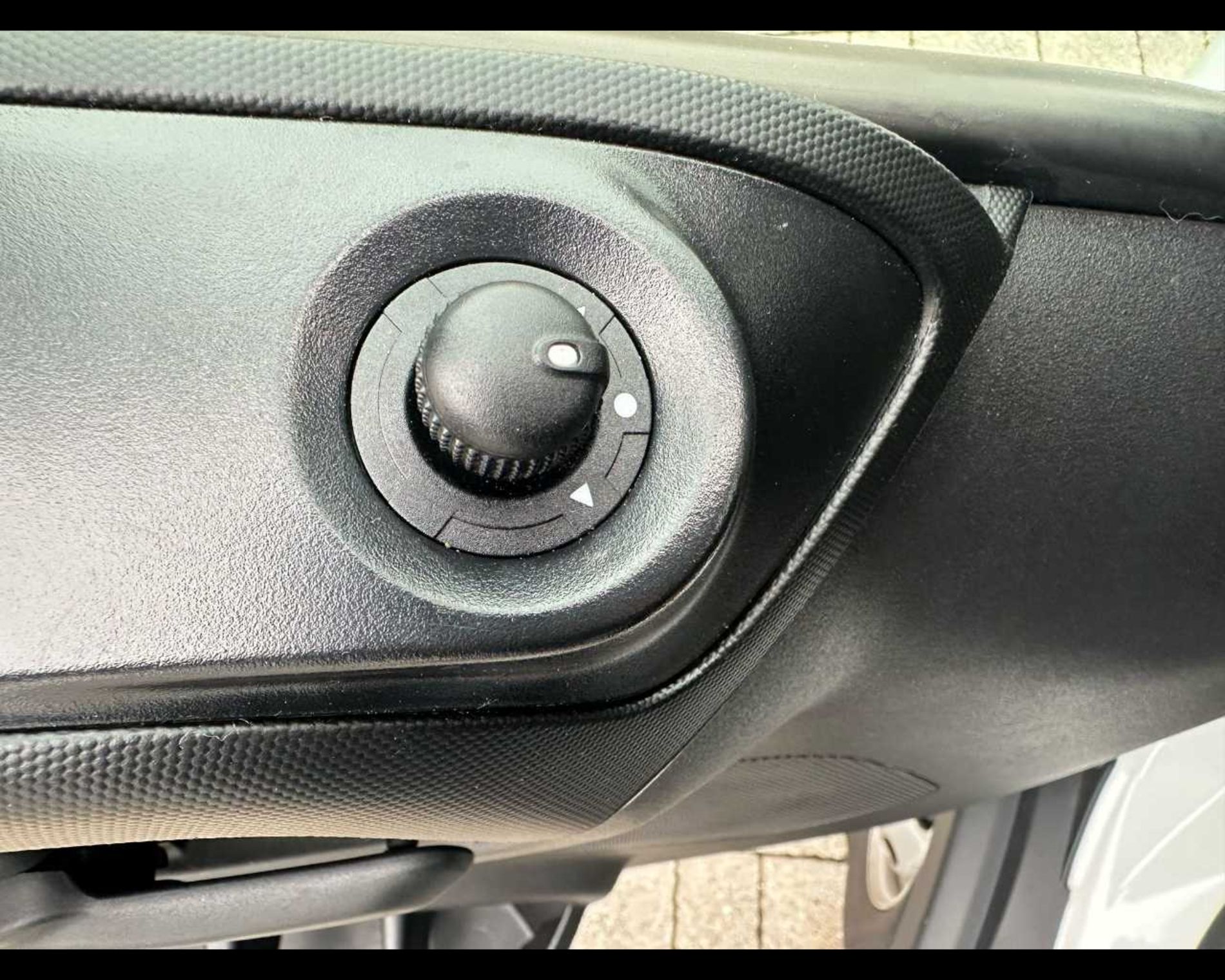 IVECO 35C16 H - FURGONE IN LEGA CON SPONDA CARICATRICE POSTERIORE - Lombardia Truck