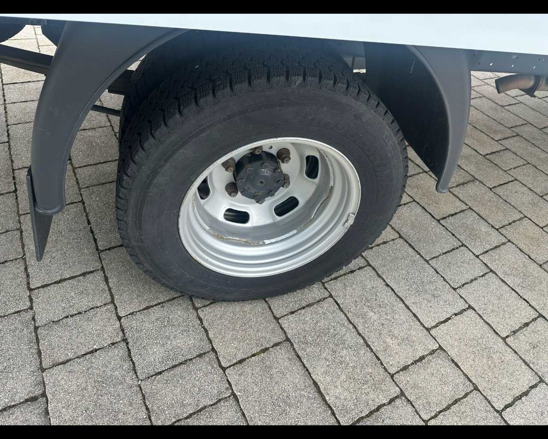 IVECO 35C16 H - FURGONE IN LEGA CON SPONDA CARICATRICE POSTERIORE - Lombardia Truck