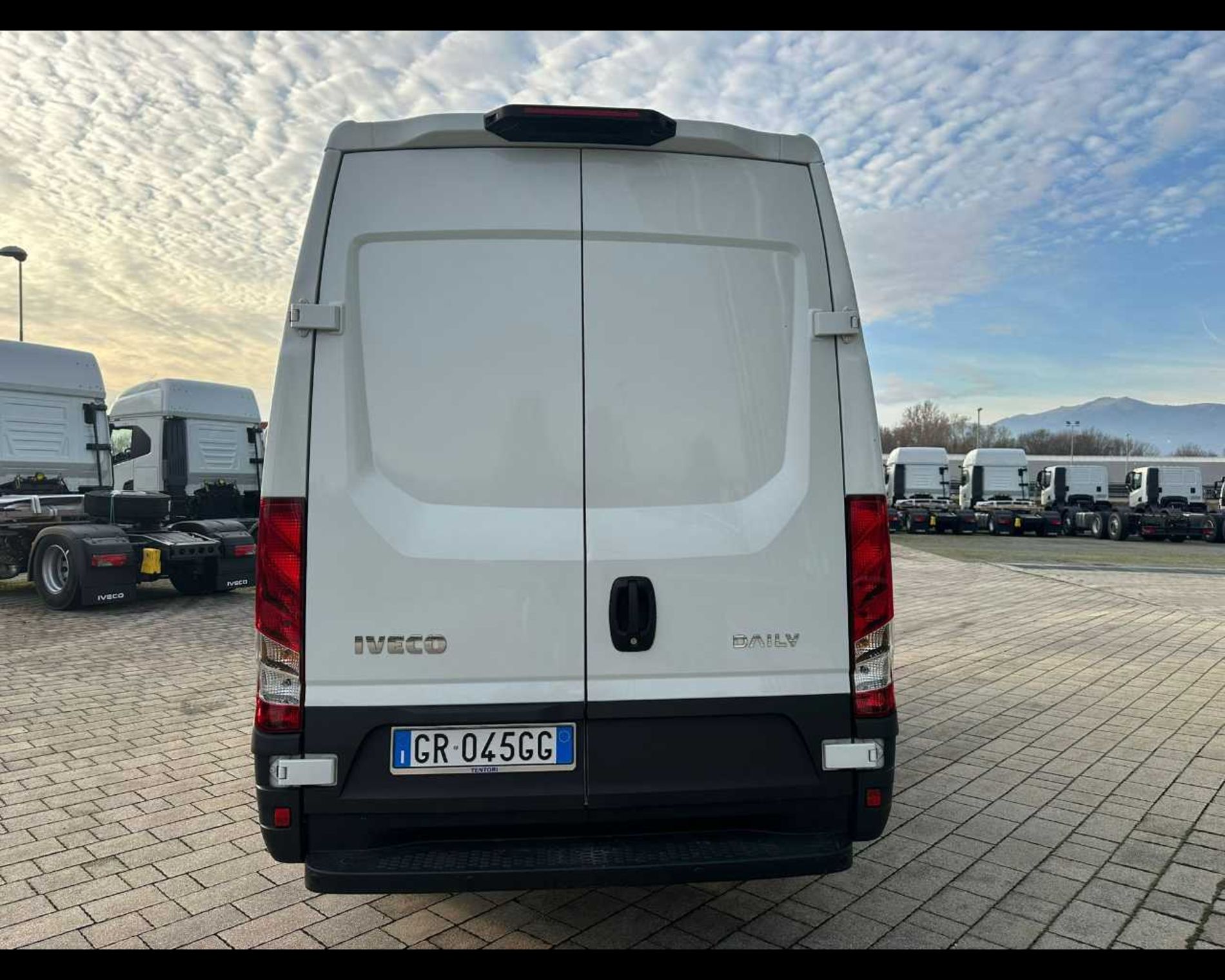 IVECO 35S14V - FURGONE DI SERIE - Lombardia Truck