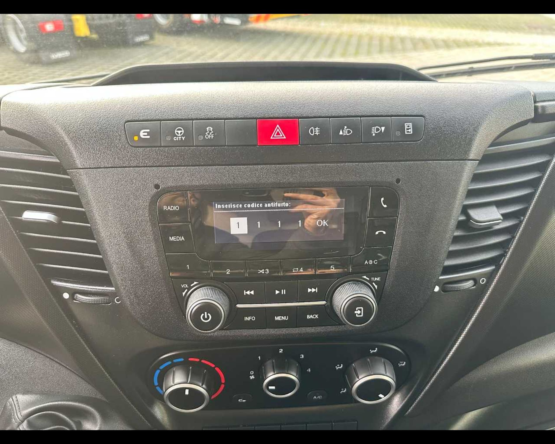 IVECO 35S14V - FURGONE DI SERIE - Lombardia Truck