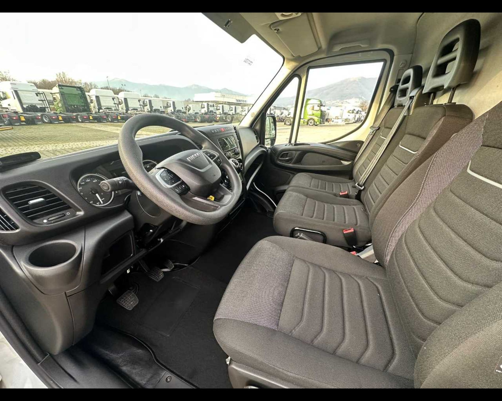 IVECO 35S14V - FURGONE DI SERIE - Lombardia Truck