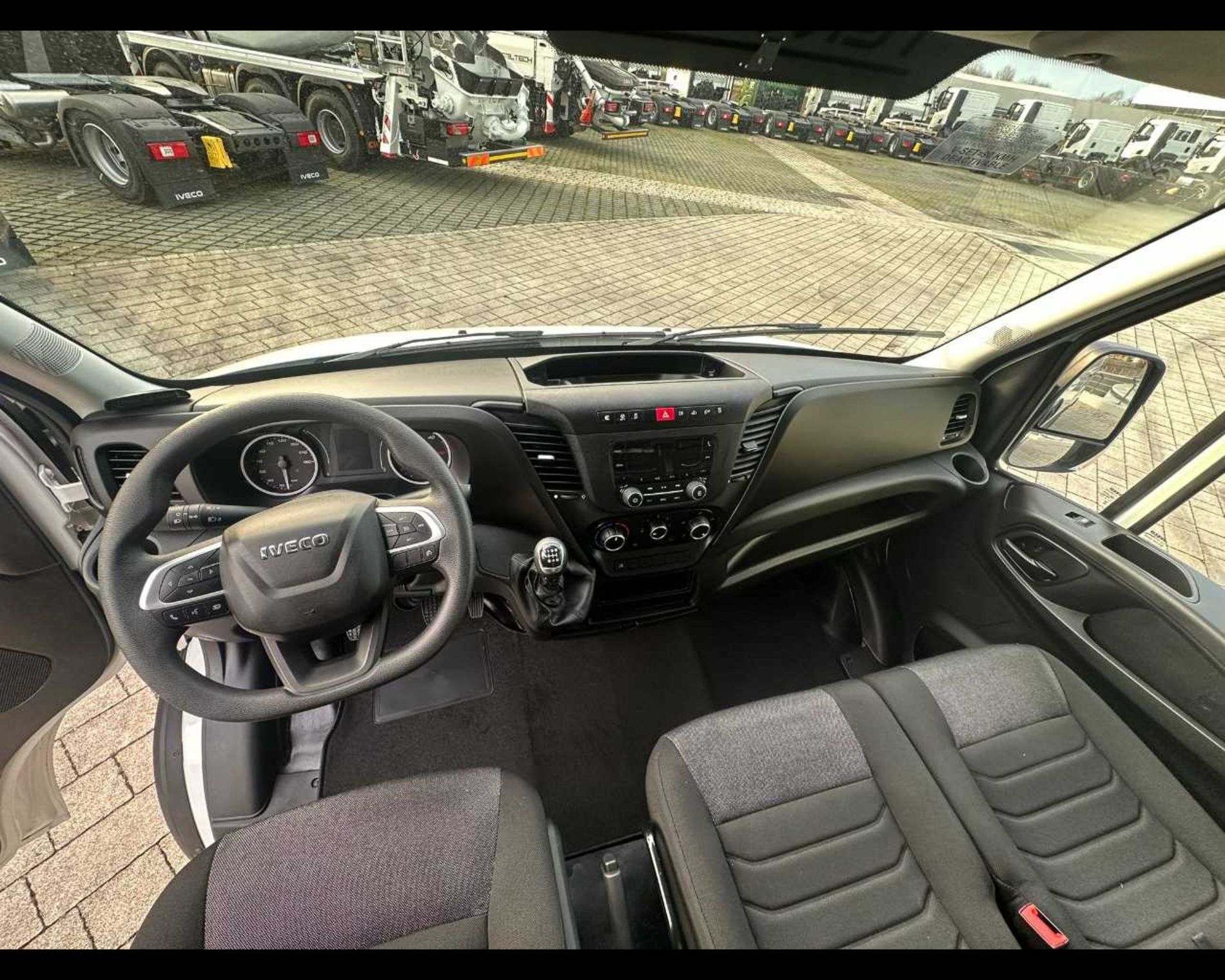 IVECO 35S14V - FURGONE DI SERIE - Lombardia Truck