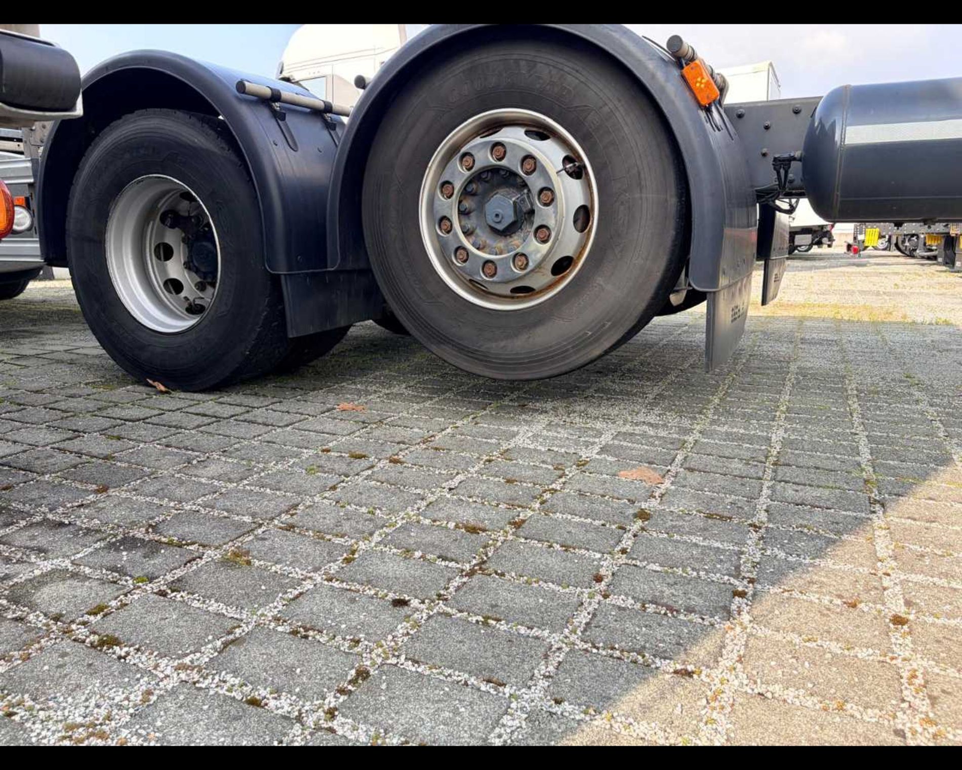 IVECO S-WAY AS260S51 - IMPIANTO SCARRABILE - Lombardia Truck