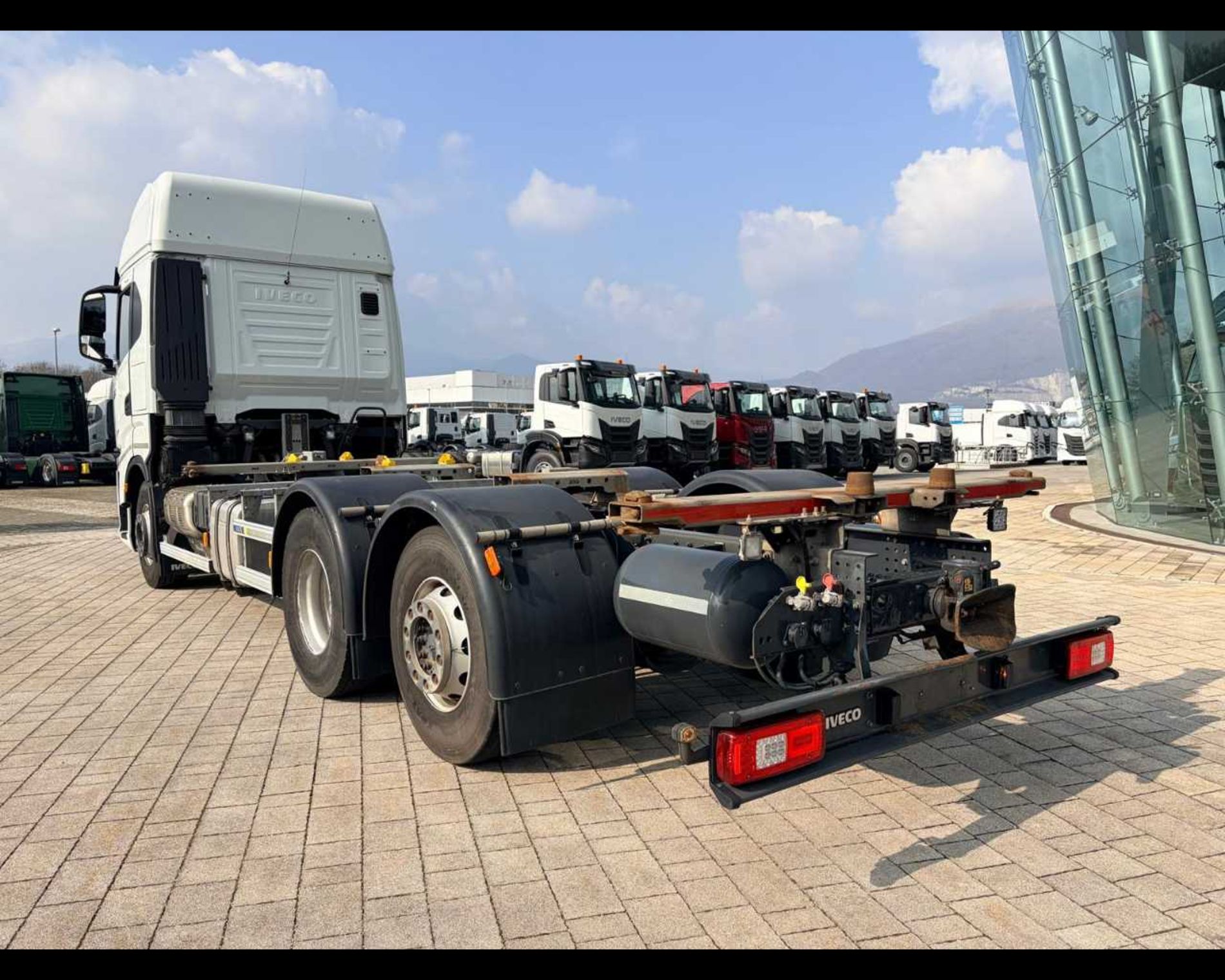 IVECO S-WAY AS260S51 - IMPIANTO SCARRABILE - Lombardia Truck