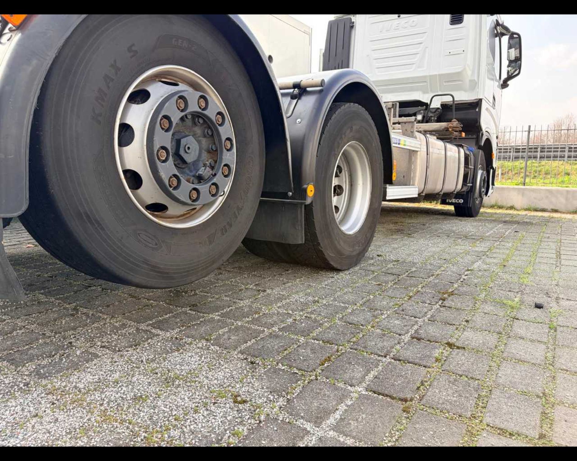 IVECO S-WAY AS260S51 - IMPIANTO SCARRABILE - Lombardia Truck