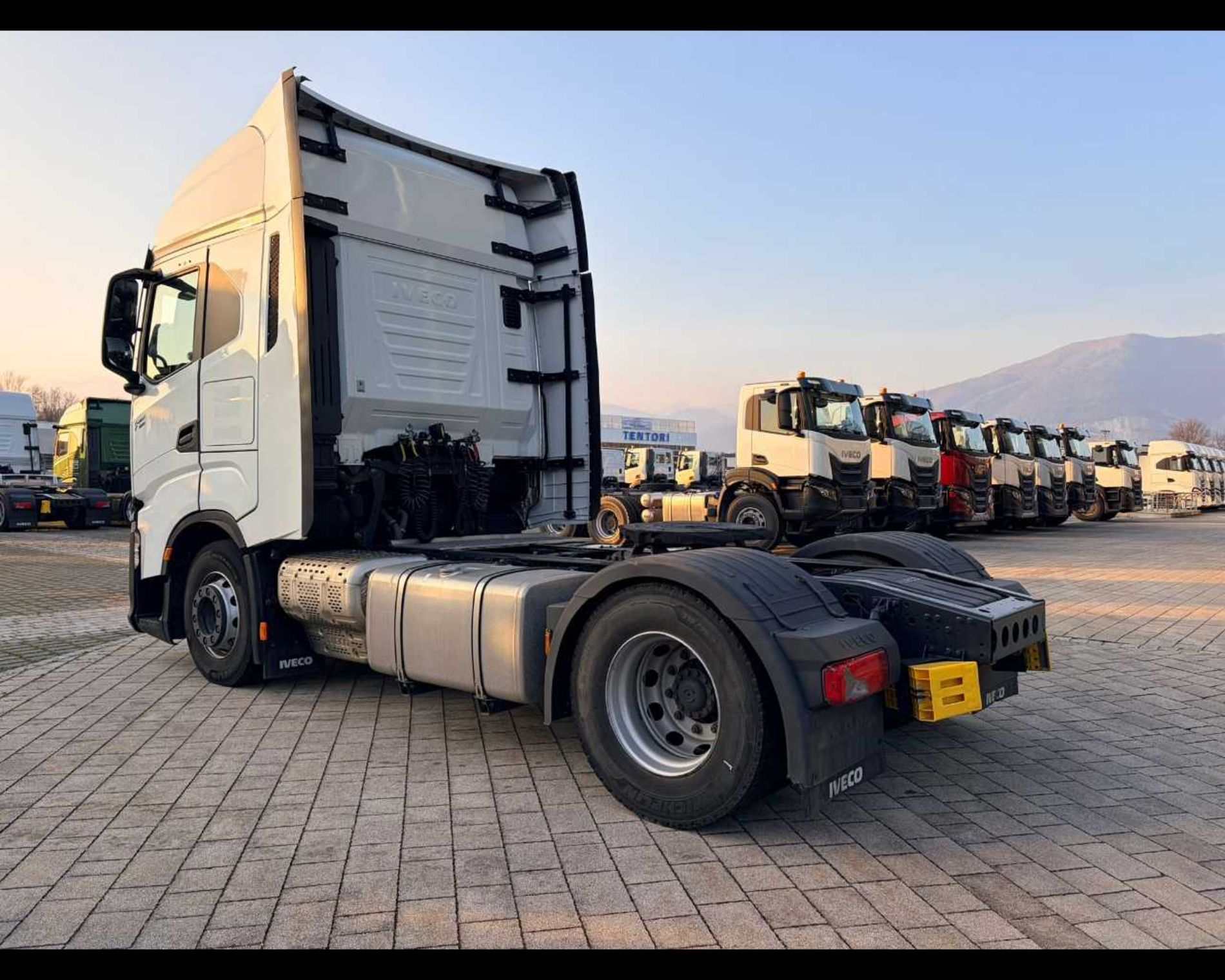 IVECO S-WAY AS440S49T/P - TRATTORE STRADALE - Lombardia Truck