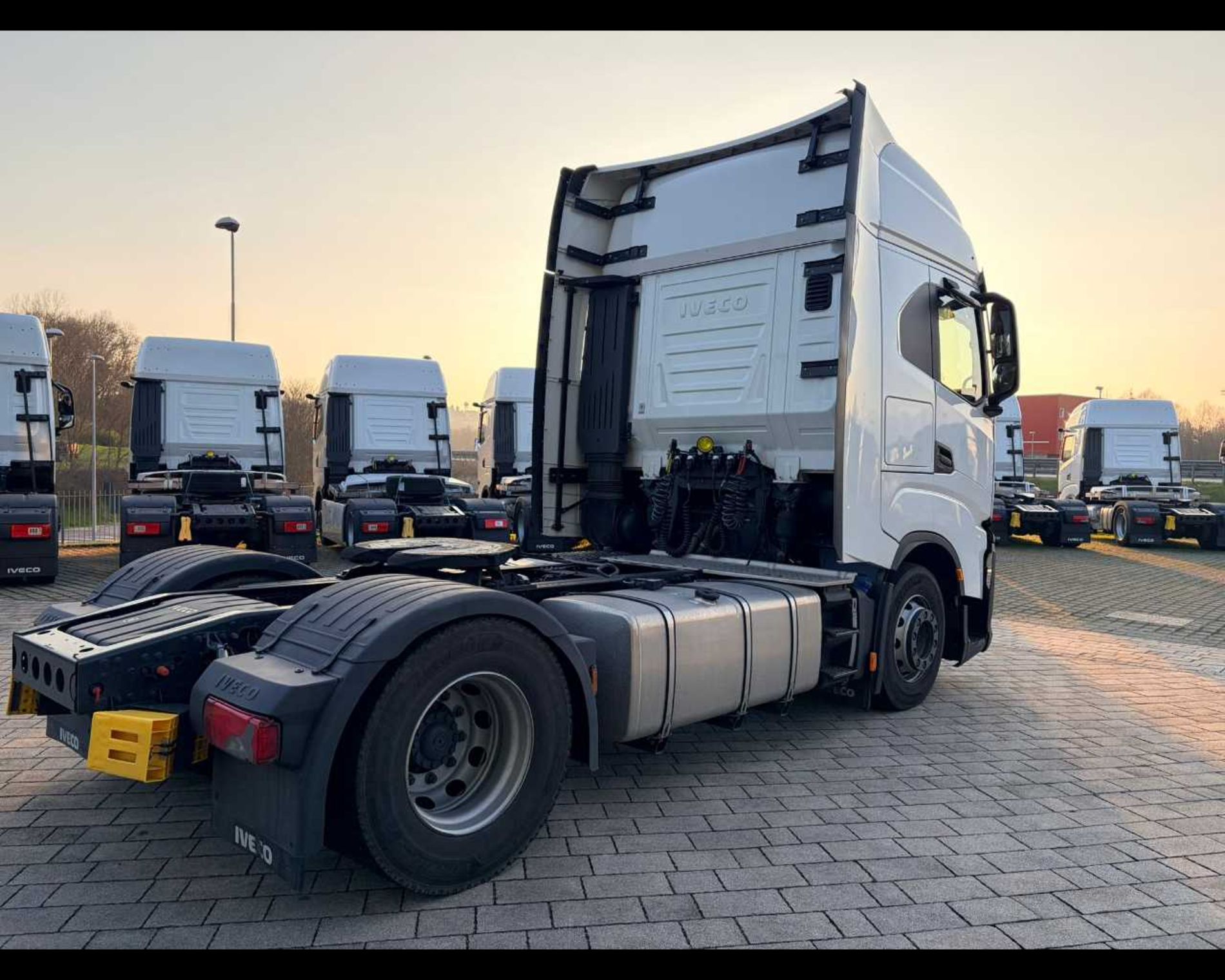 IVECO S-WAY AS440S49T/P - TRATTORE STRADALE - Lombardia Truck