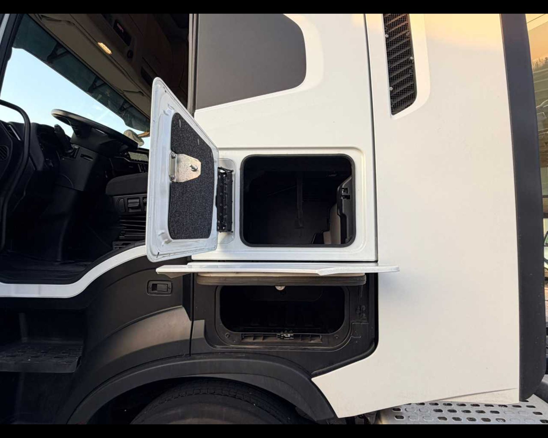 IVECO S-WAY AS440S49T/P - TRATTORE STRADALE - Lombardia Truck