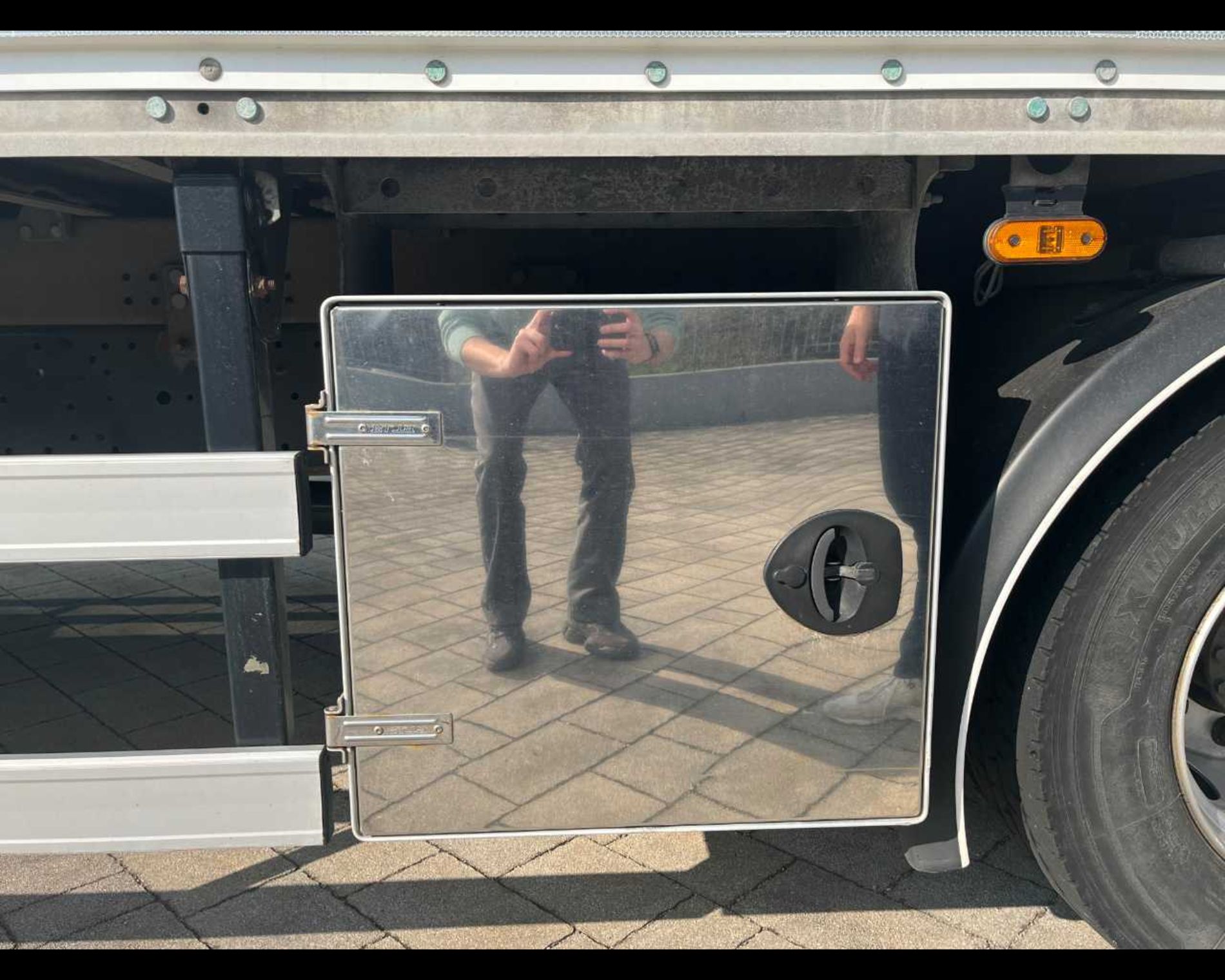 IVECO ML120E25/P - FURGONE CON SPONDA CARICATRICE POSTERIORE - Lombardia Truck