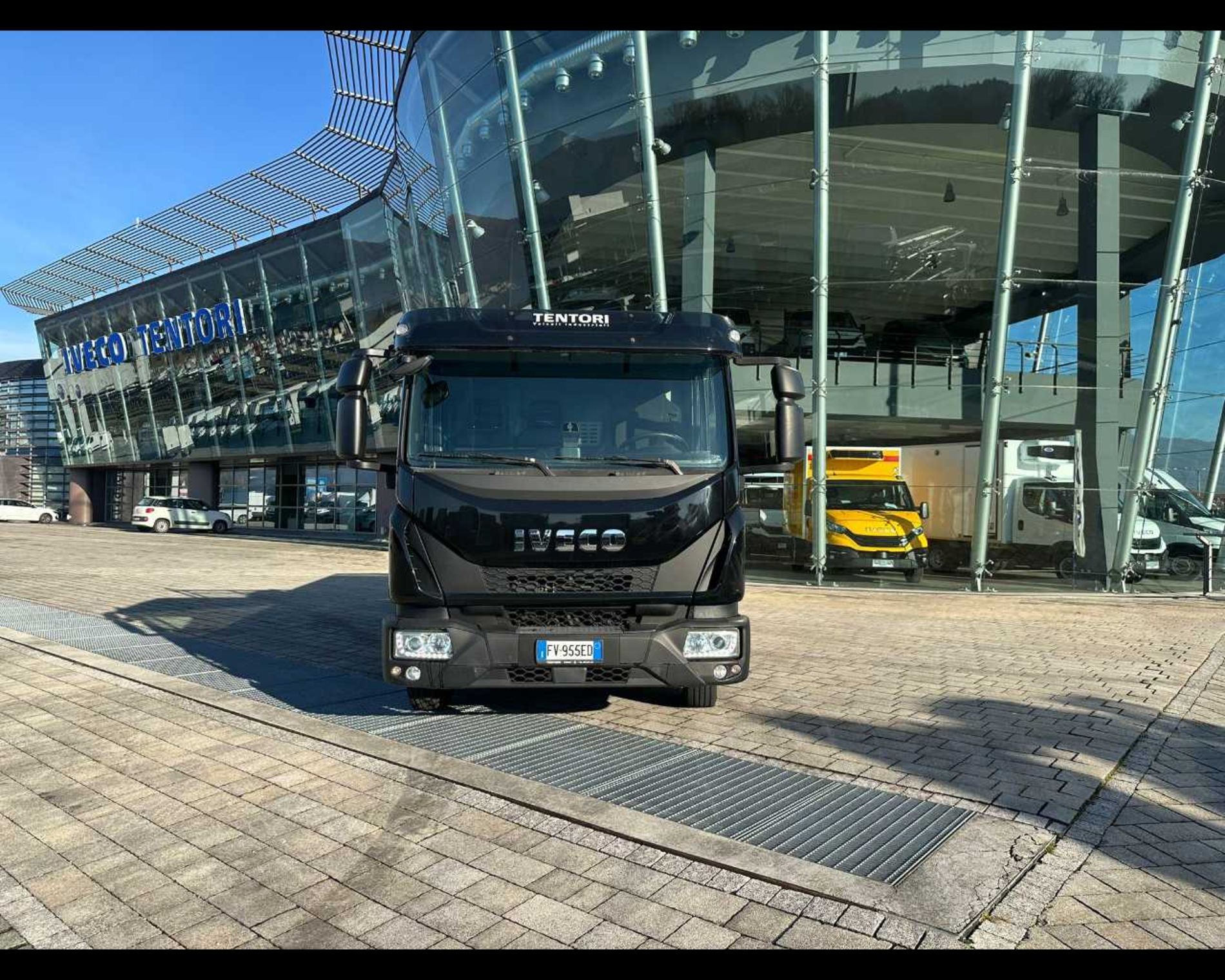IVECO ML75E16/P - CASSONE CON GRU - Lombardia Truck