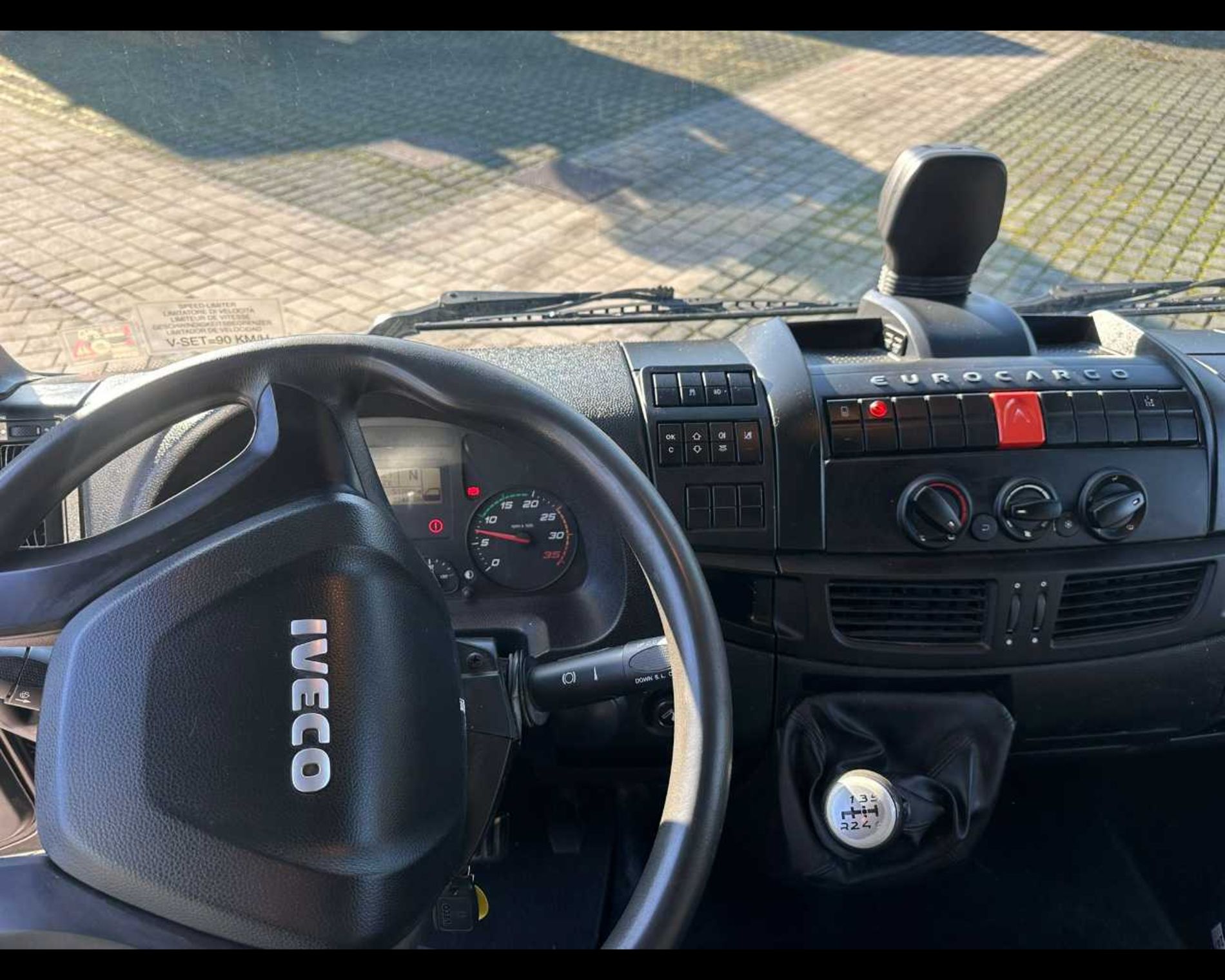 IVECO ML75E16/P - CASSONE CON GRU - Lombardia Truck