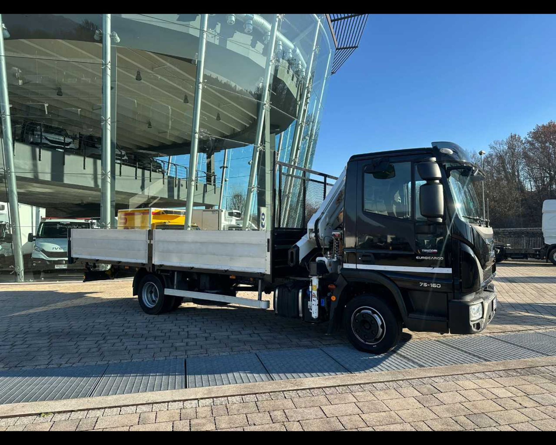 IVECO ML75E16/P - CASSONE CON GRU - Lombardia Truck