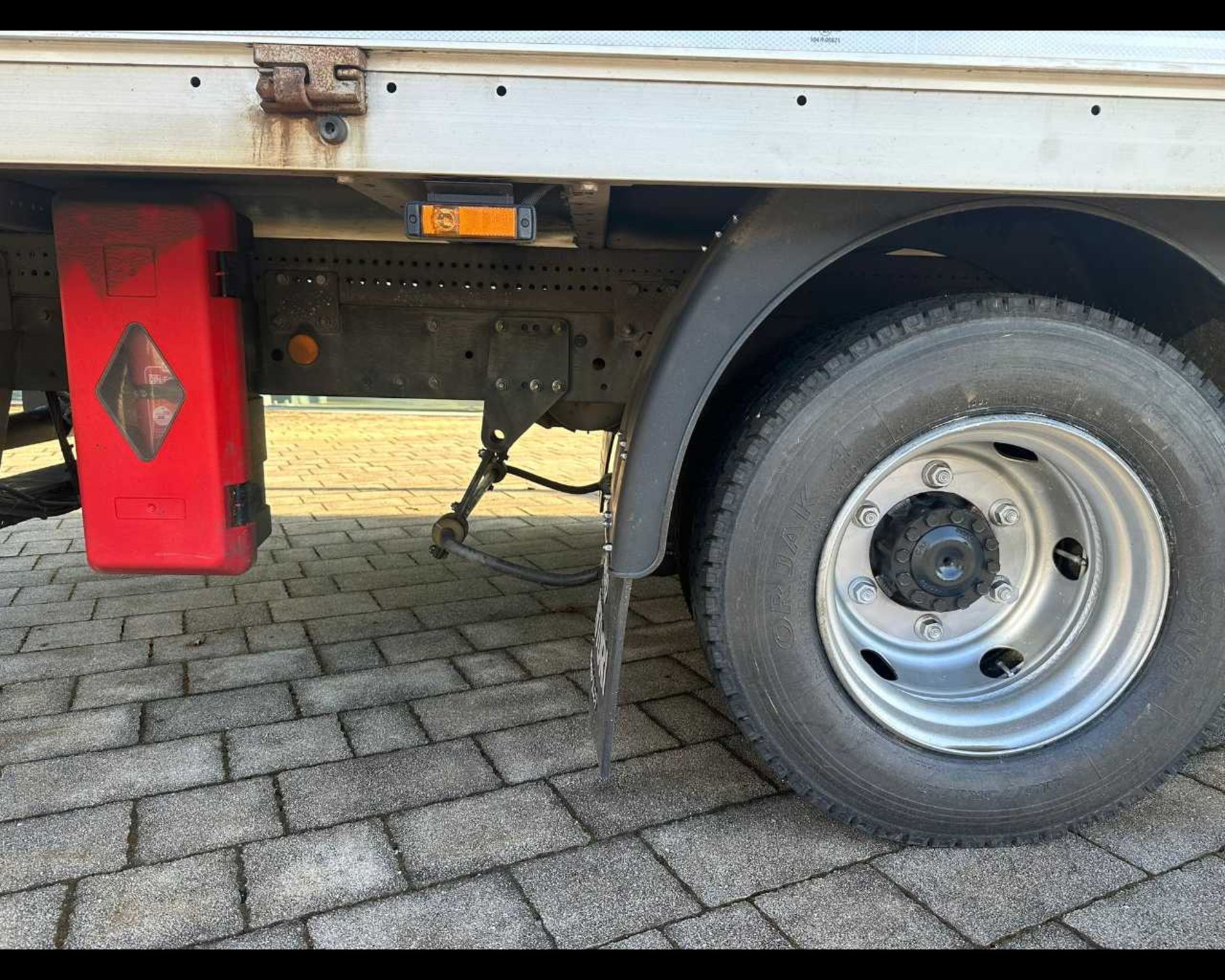 IVECO ML75E19/P - CASSONE CENTINE TELONE CON SPONDA CARICATRICE POSTERIORE - Lombardia Truck