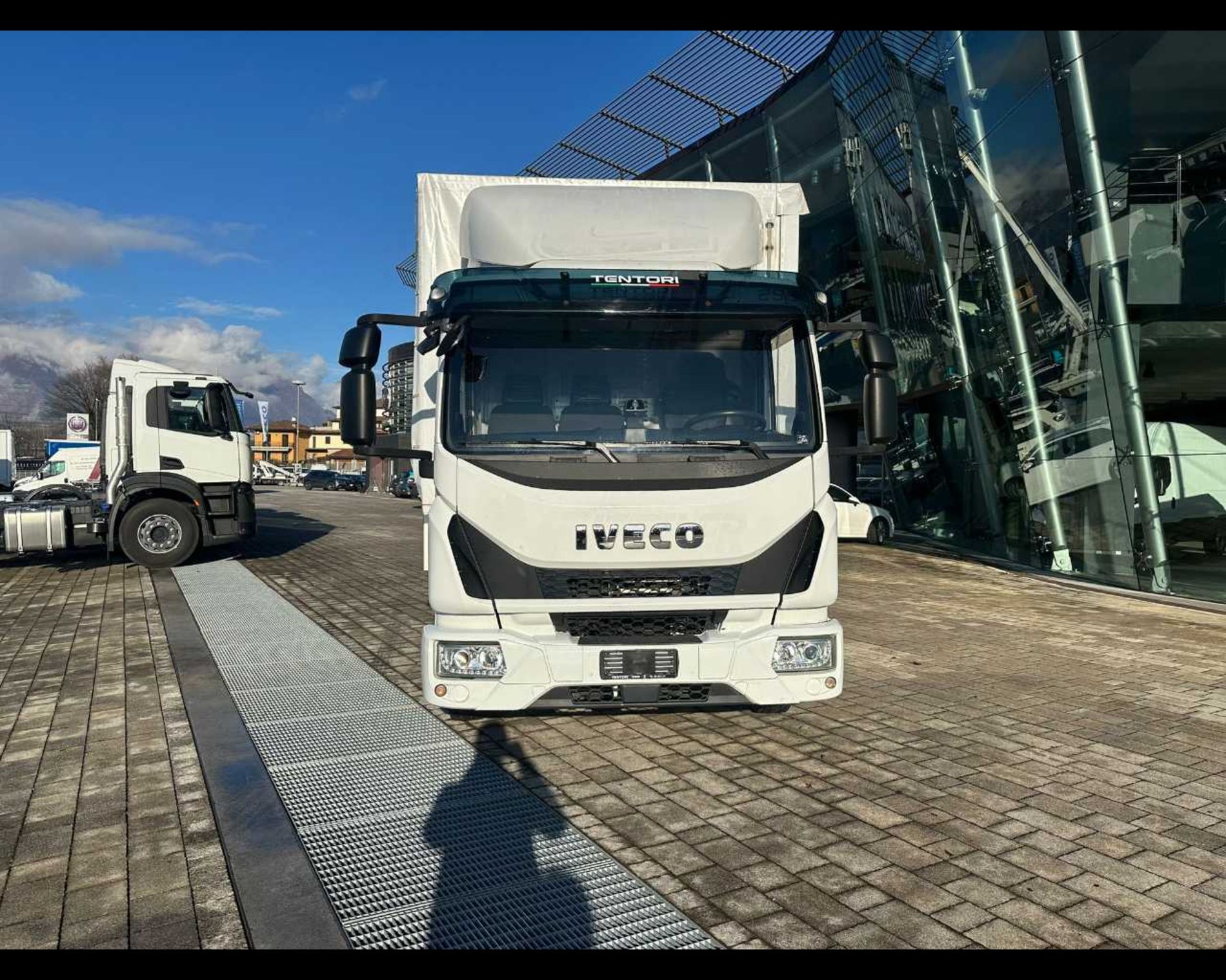 IVECO ML75E19/P - CASSONE CENTINE TELONE CON SPONDA CARICATRICE POSTERIORE - Lombardia Truck