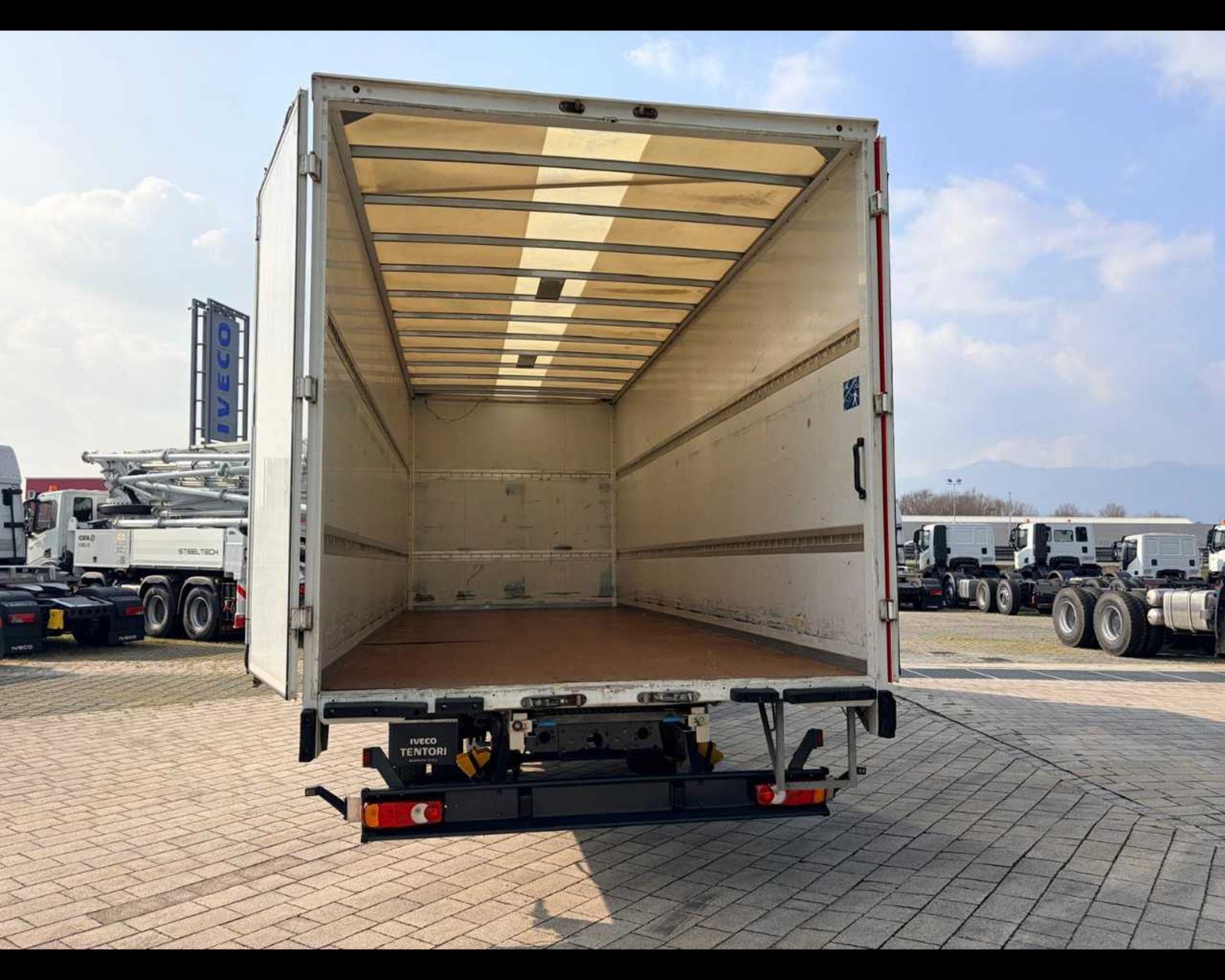 IVECO EUROCARGO ML80E19/P - FURGONE IN LEGA - Lombardia Truck