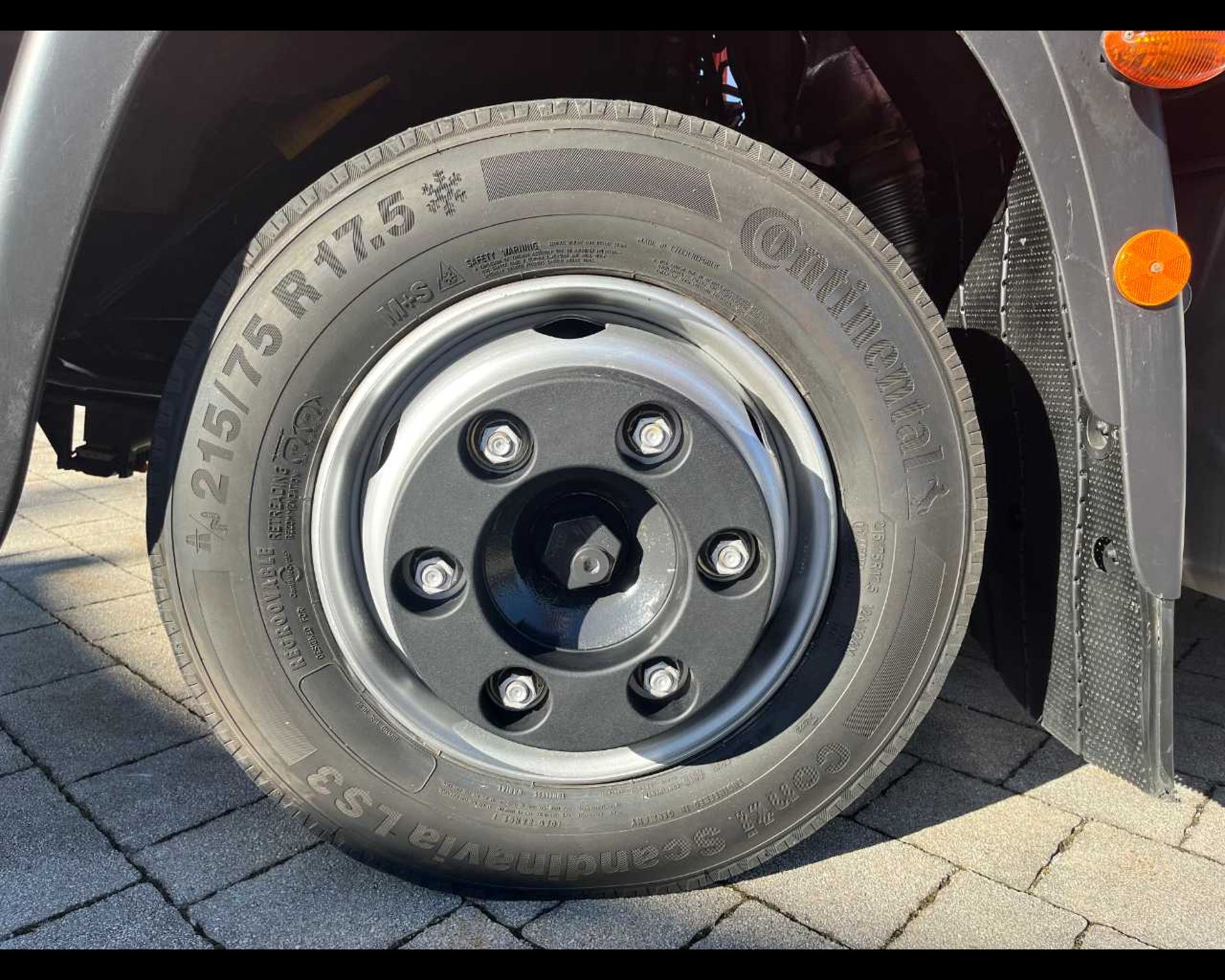 IVECO ML80EL16 - CASSONE CON RAMPA DI CARICO POSTERIORE - Lombardia Truck