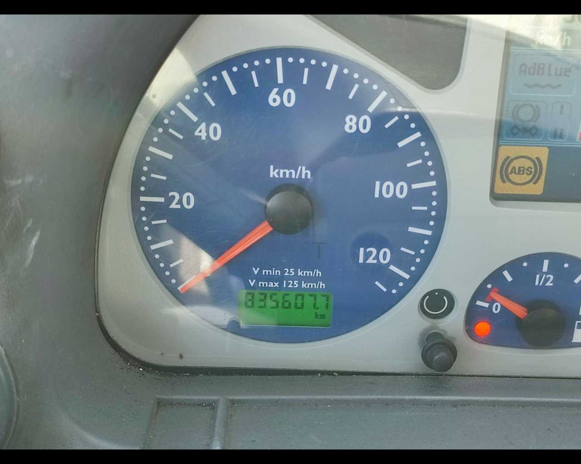 IVECO STRALIS AT260S36 FISSO + GRU - Lombardia Truck