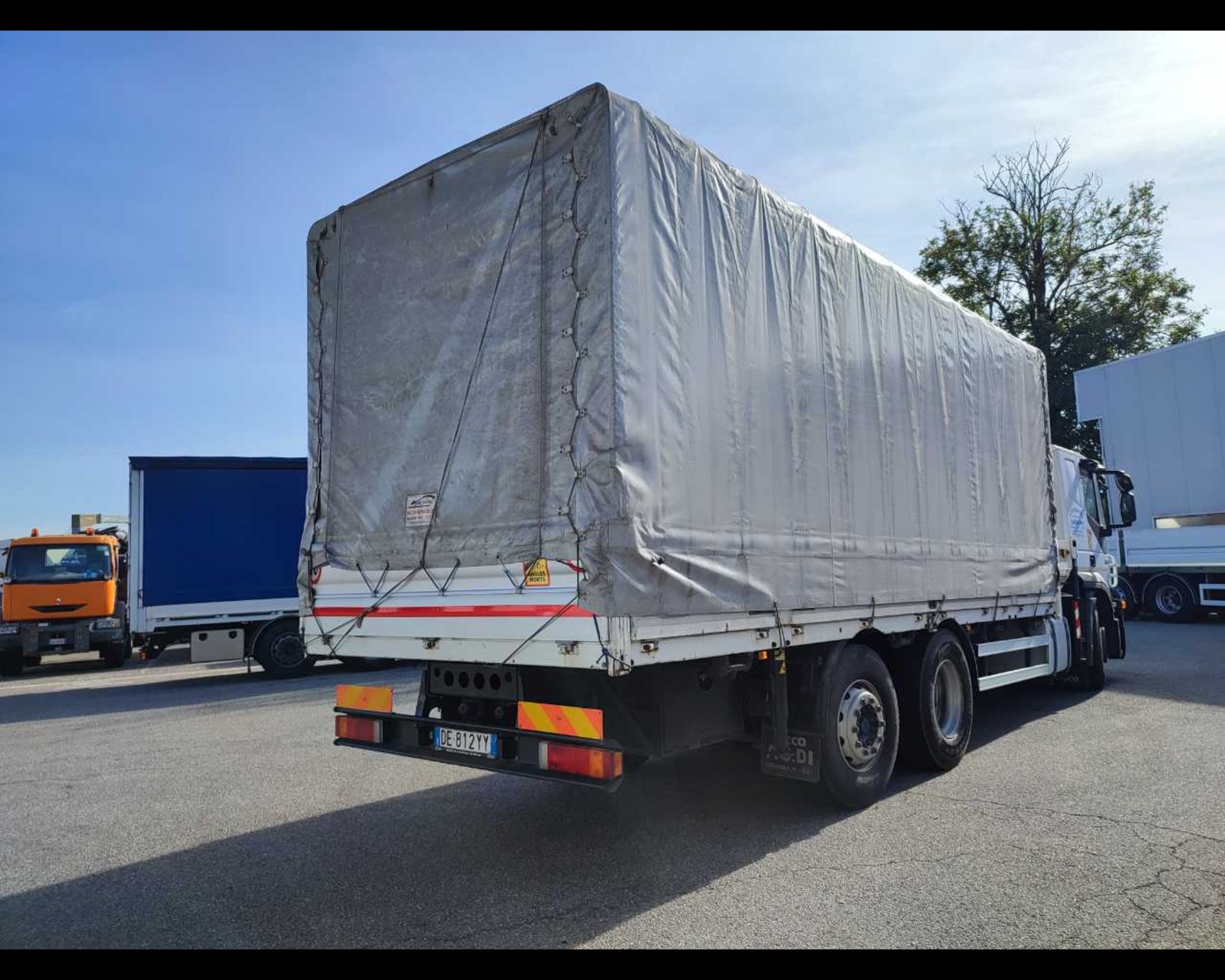 IVECO STRALIS AT260S36 FISSO + GRU - Lombardia Truck