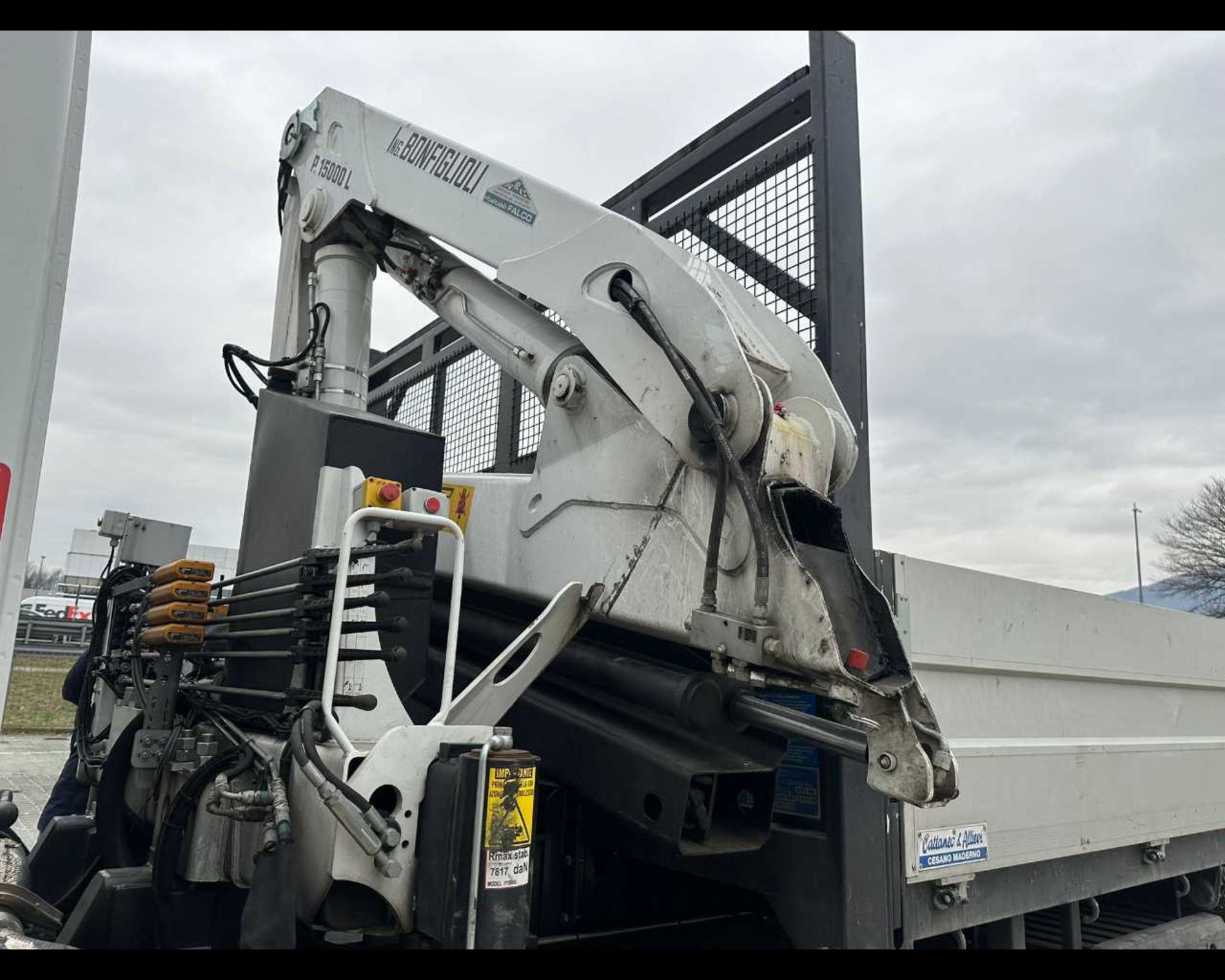 IVECO EUROCARGO ML180E28/P - CASSONE CON GRU - Lombardia Truck