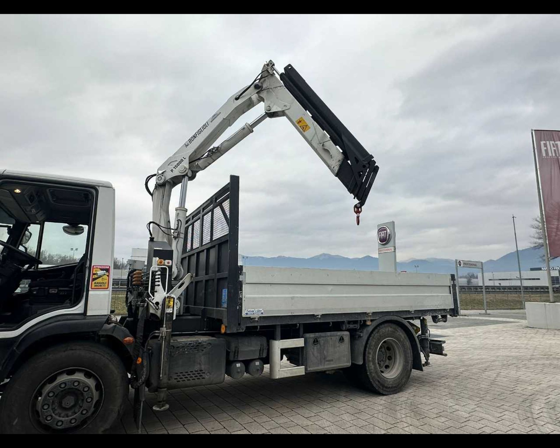 IVECO EUROCARGO ML180E28/P - CASSONE CON GRU - Lombardia Truck