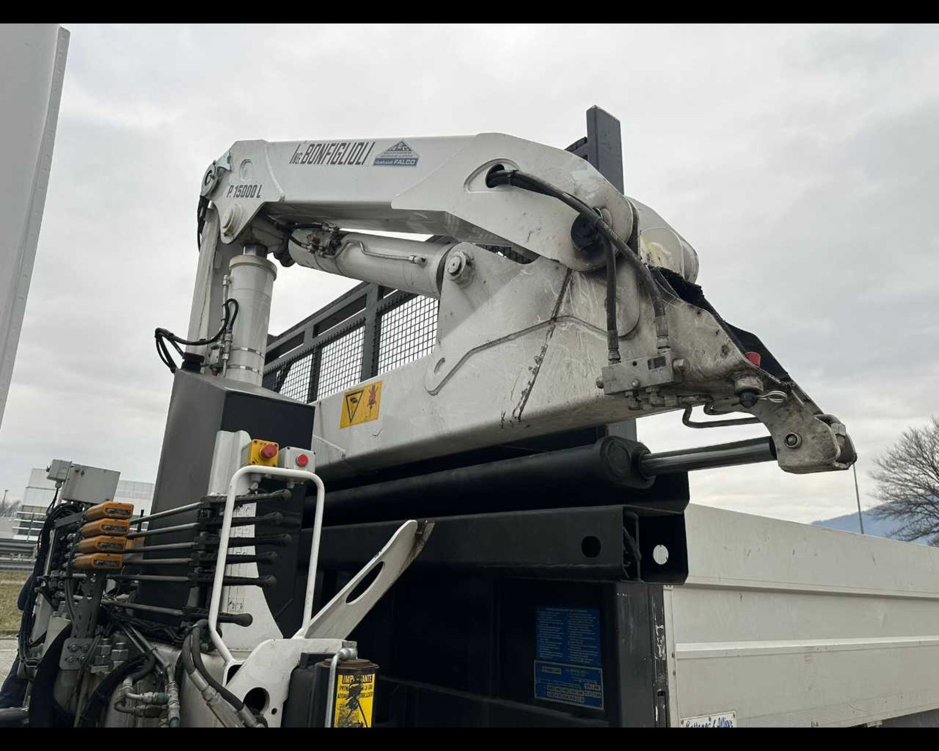 IVECO EUROCARGO ML180E28/P - CASSONE CON GRU - Lombardia Truck