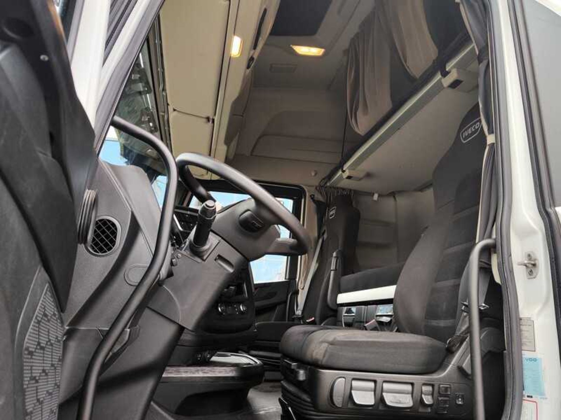 IVECO S-WAY AS440S48T/P - Lombardia Truck