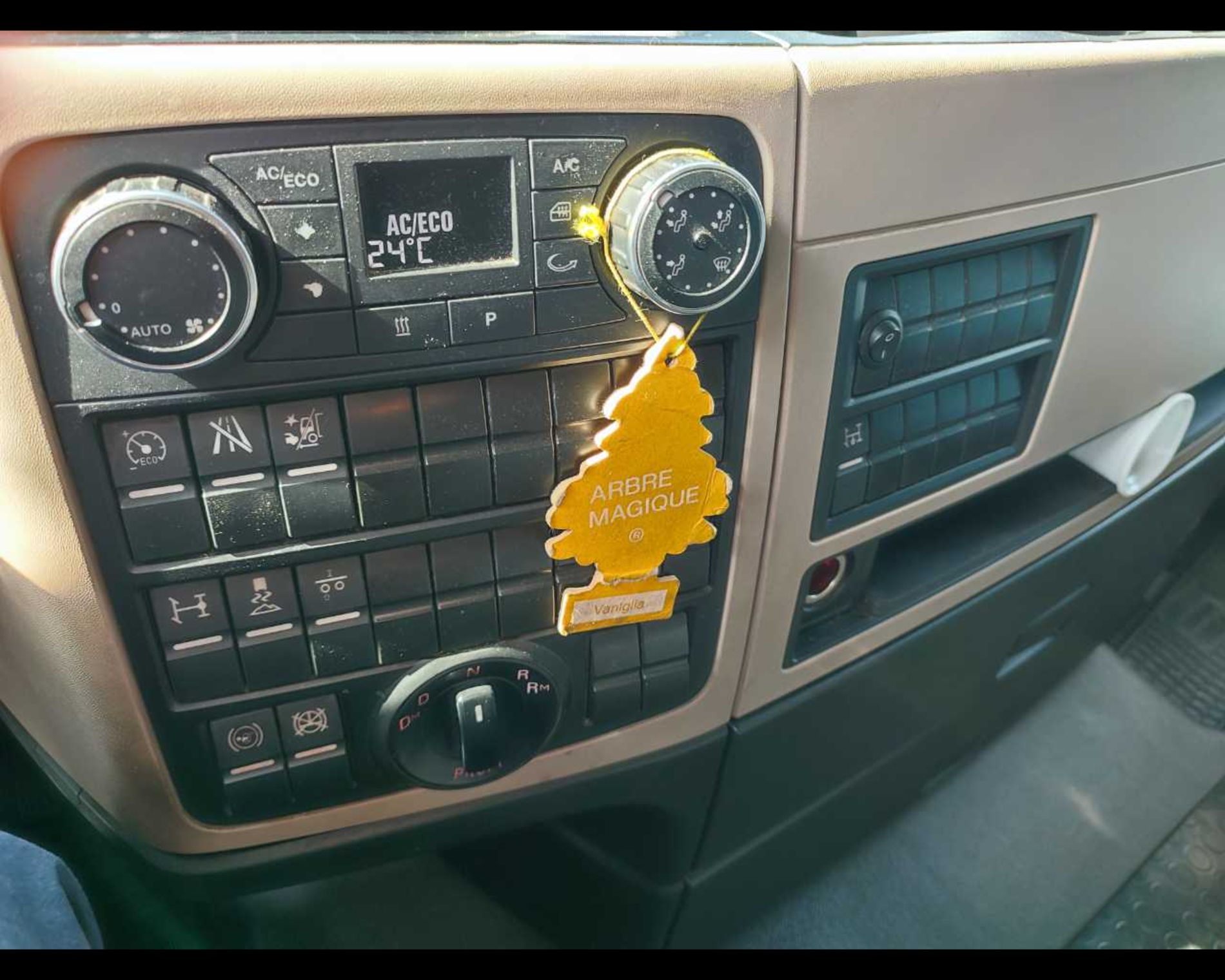 MAN TGX 18.50 - Lombardia Truck